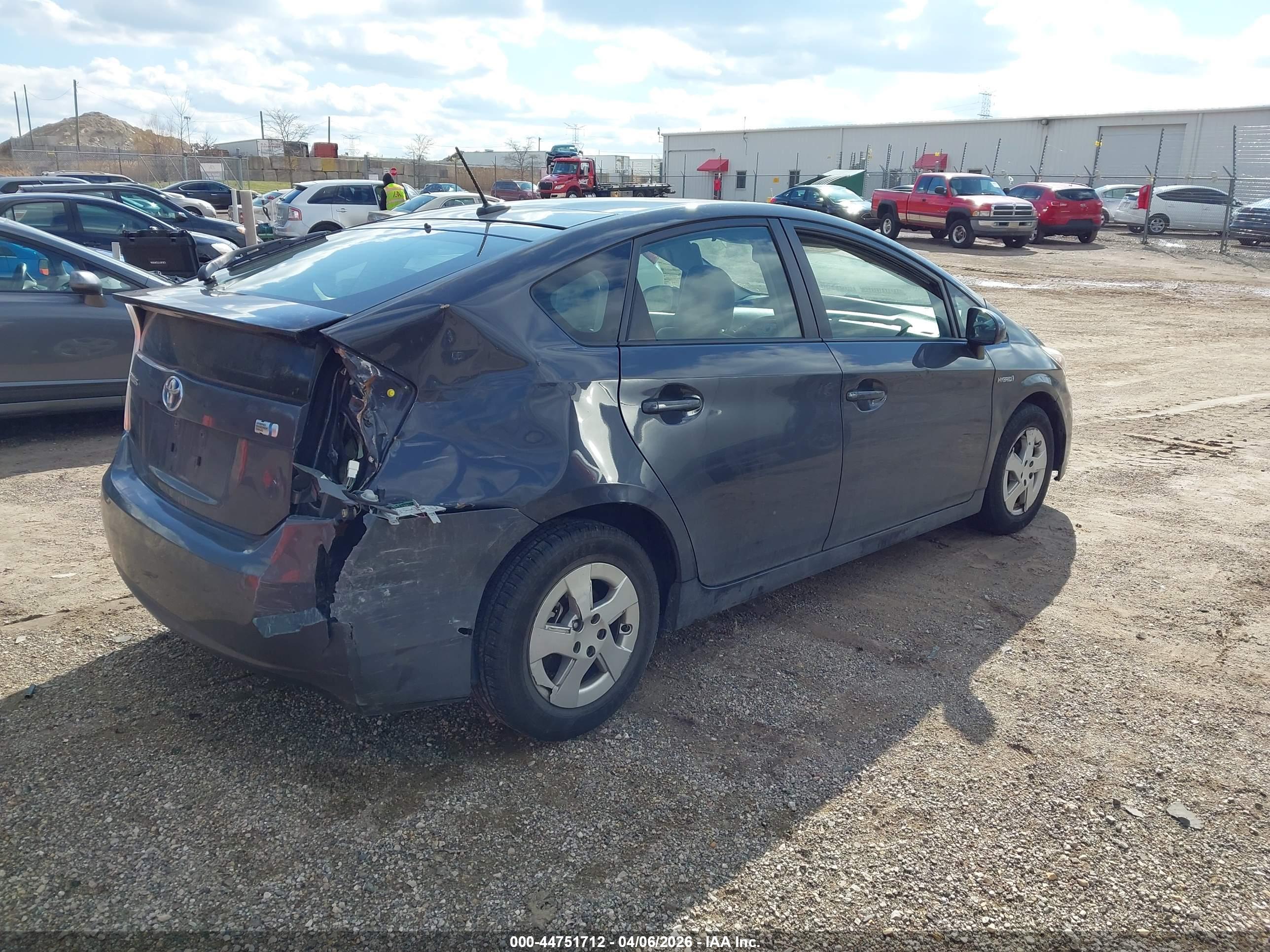 TOYOTA PRIUS image 4