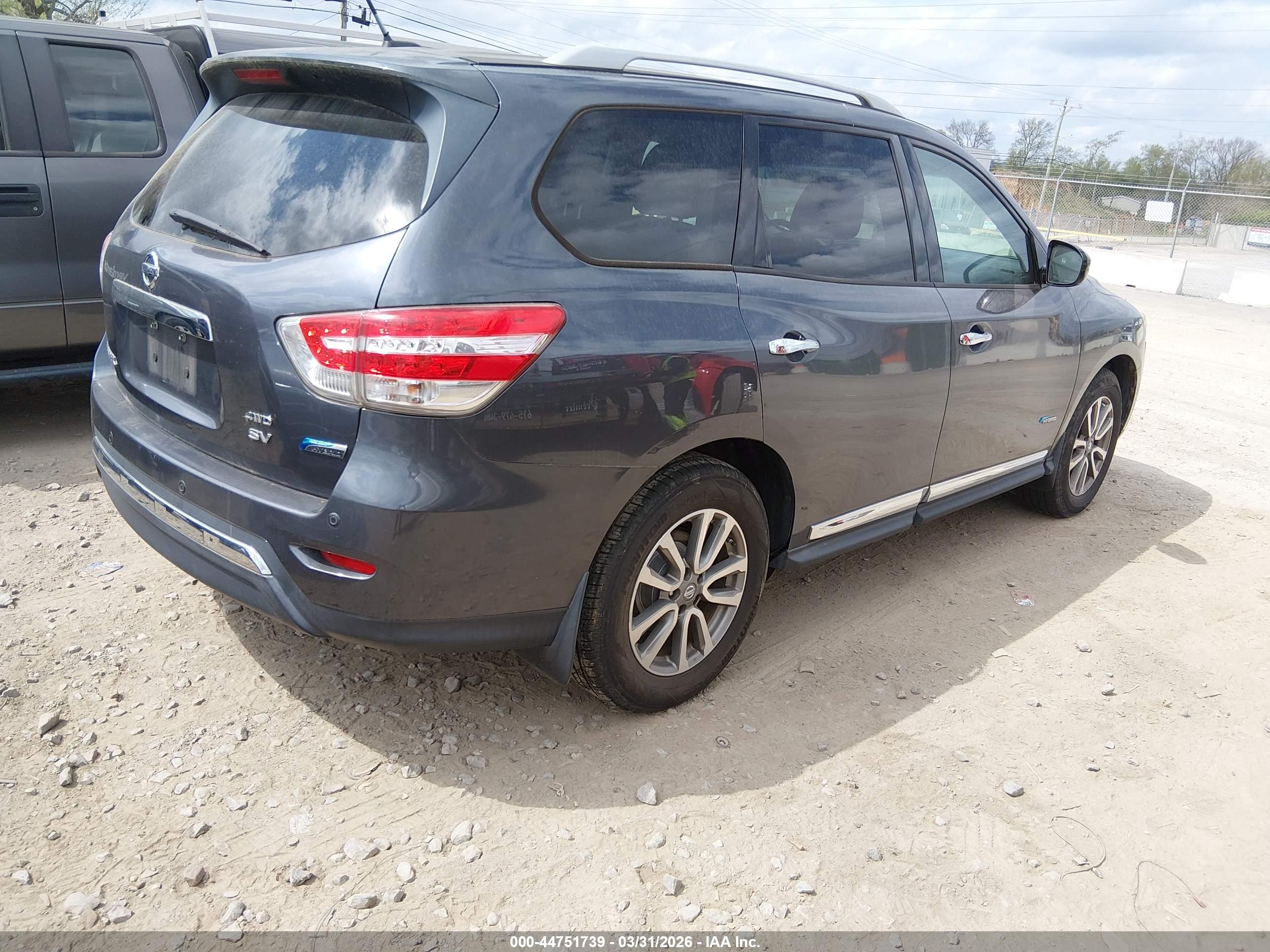 NISSAN PATHFINDER image 4
