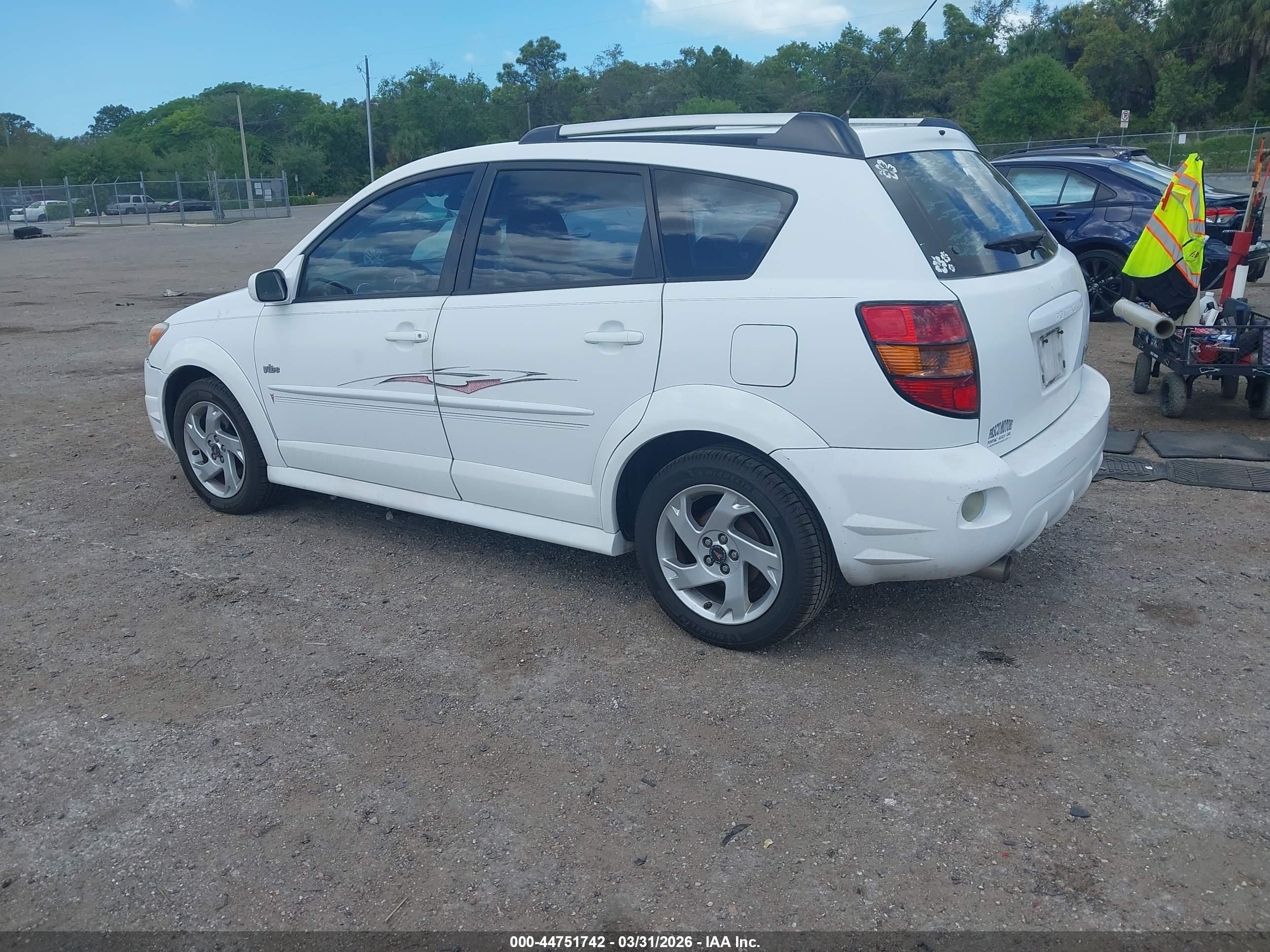 PONTIAC VIBE image 3