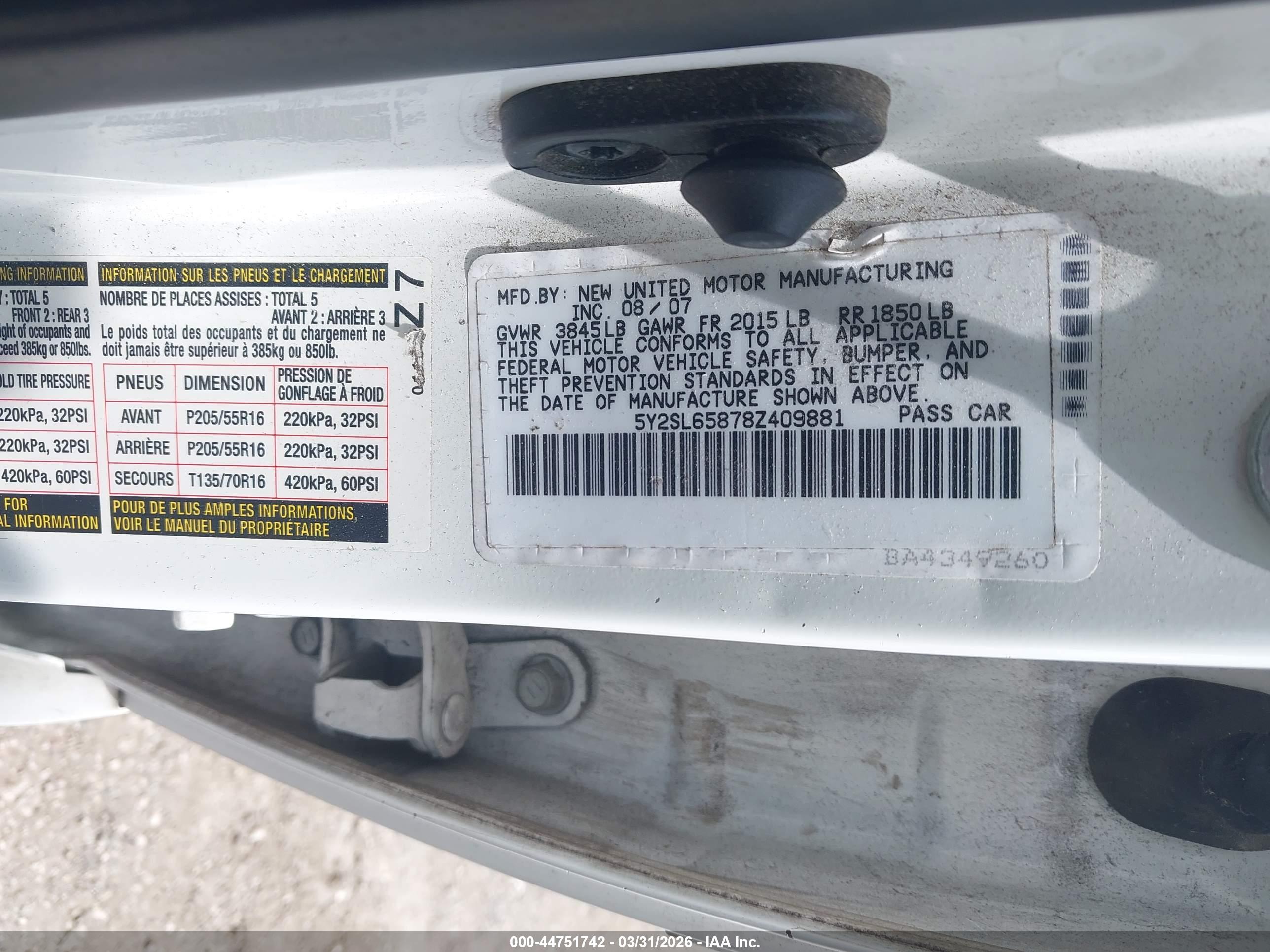 PONTIAC VIBE image 9