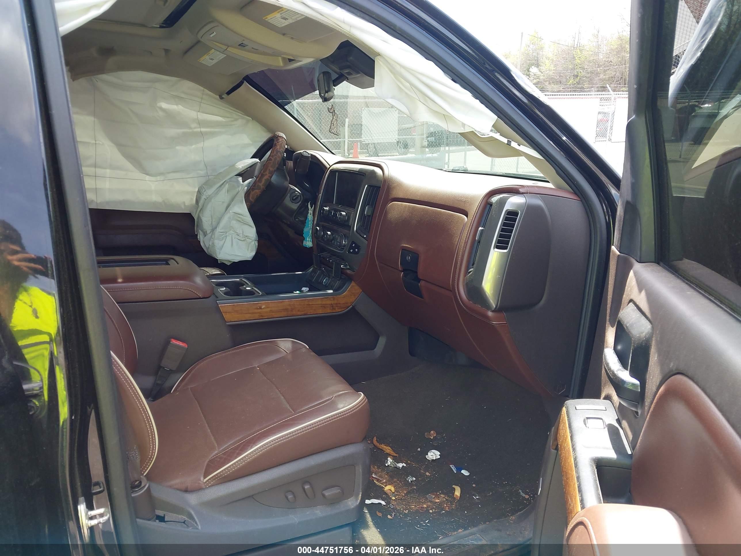 CHEVROLET SILVERADO image 5