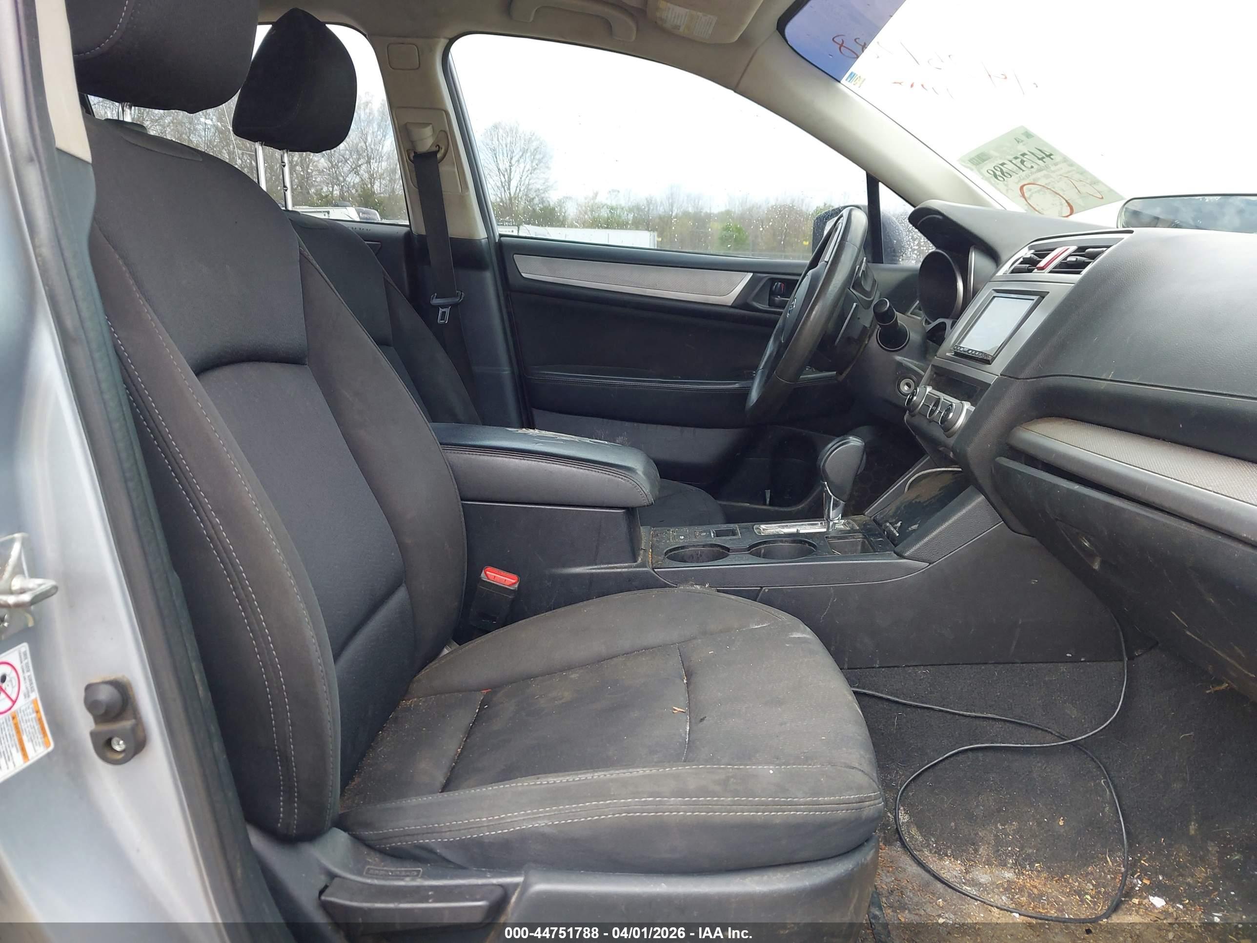 SUBARU LEGACY image 5