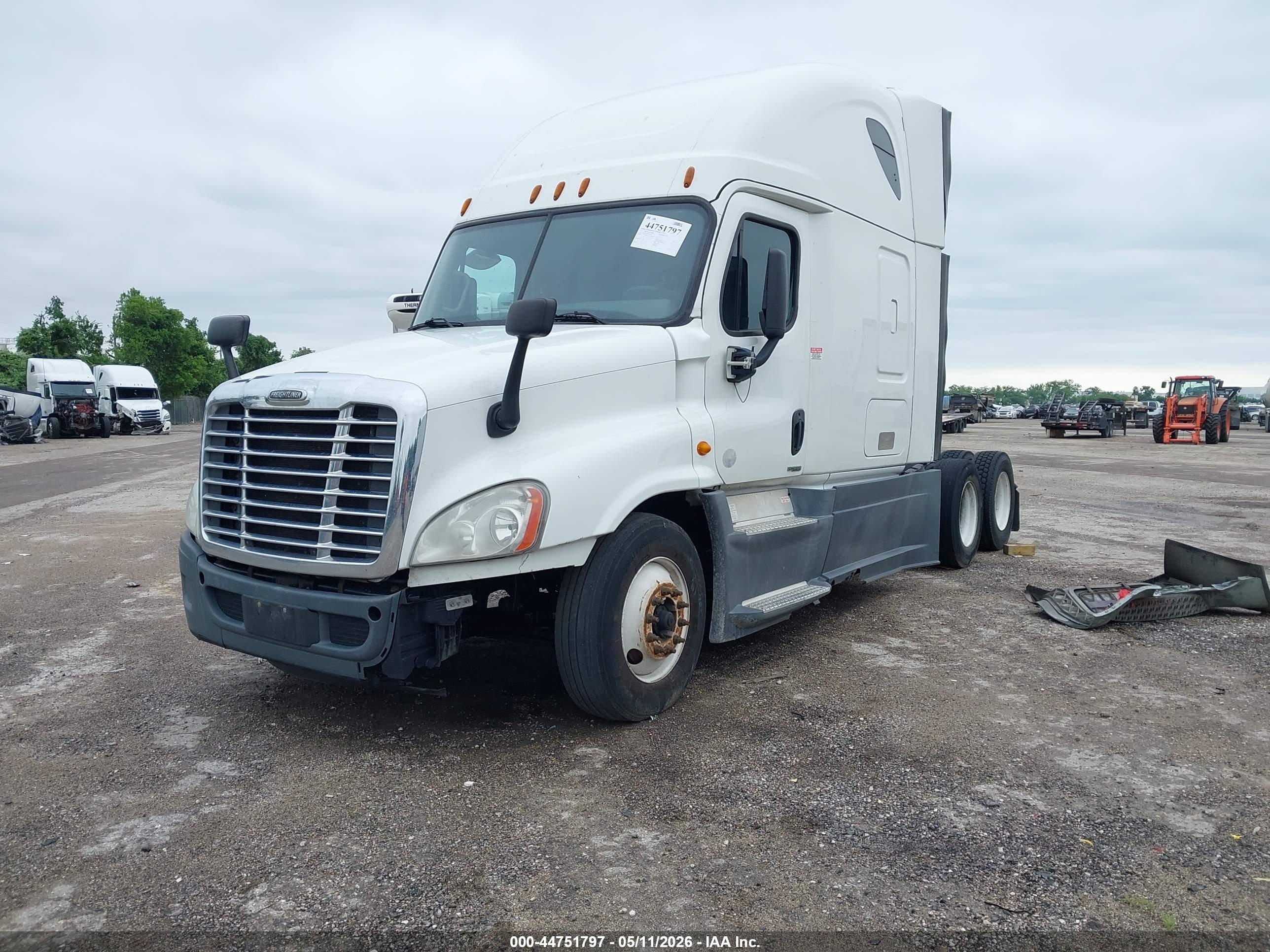 FREIGHTLINER CASCADIA image 2