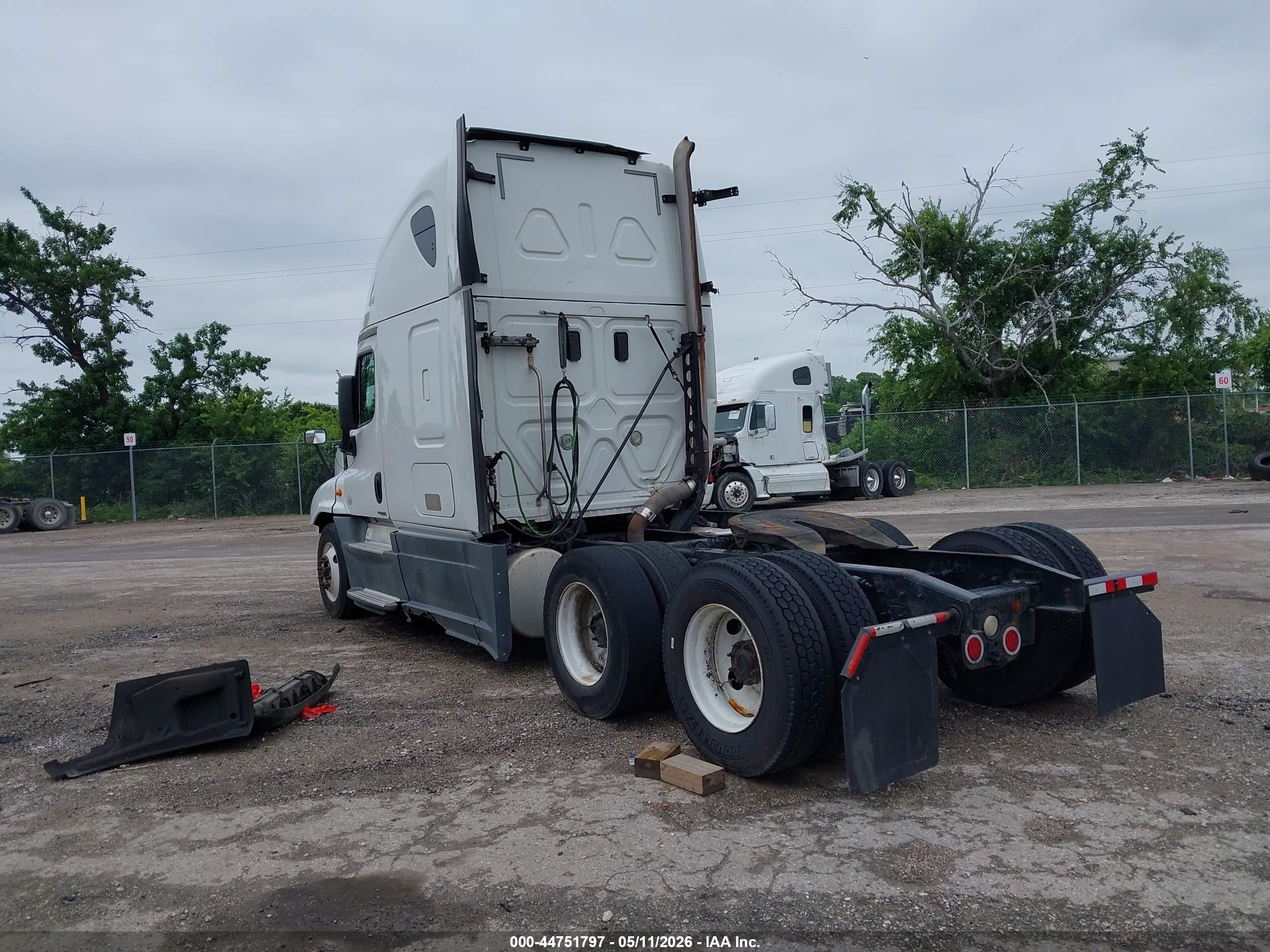 FREIGHTLINER CASCADIA image 3