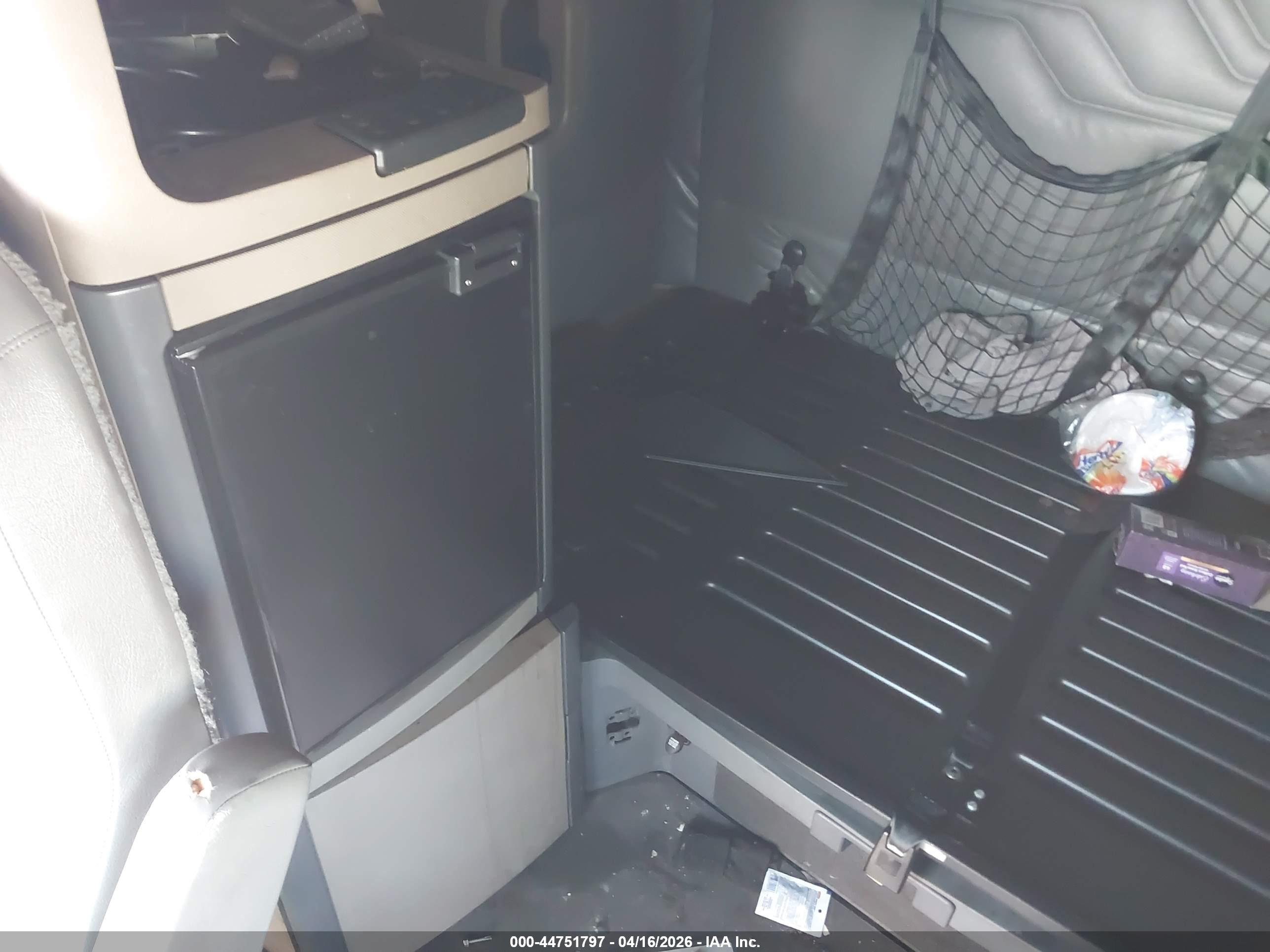 FREIGHTLINER CASCADIA image 8