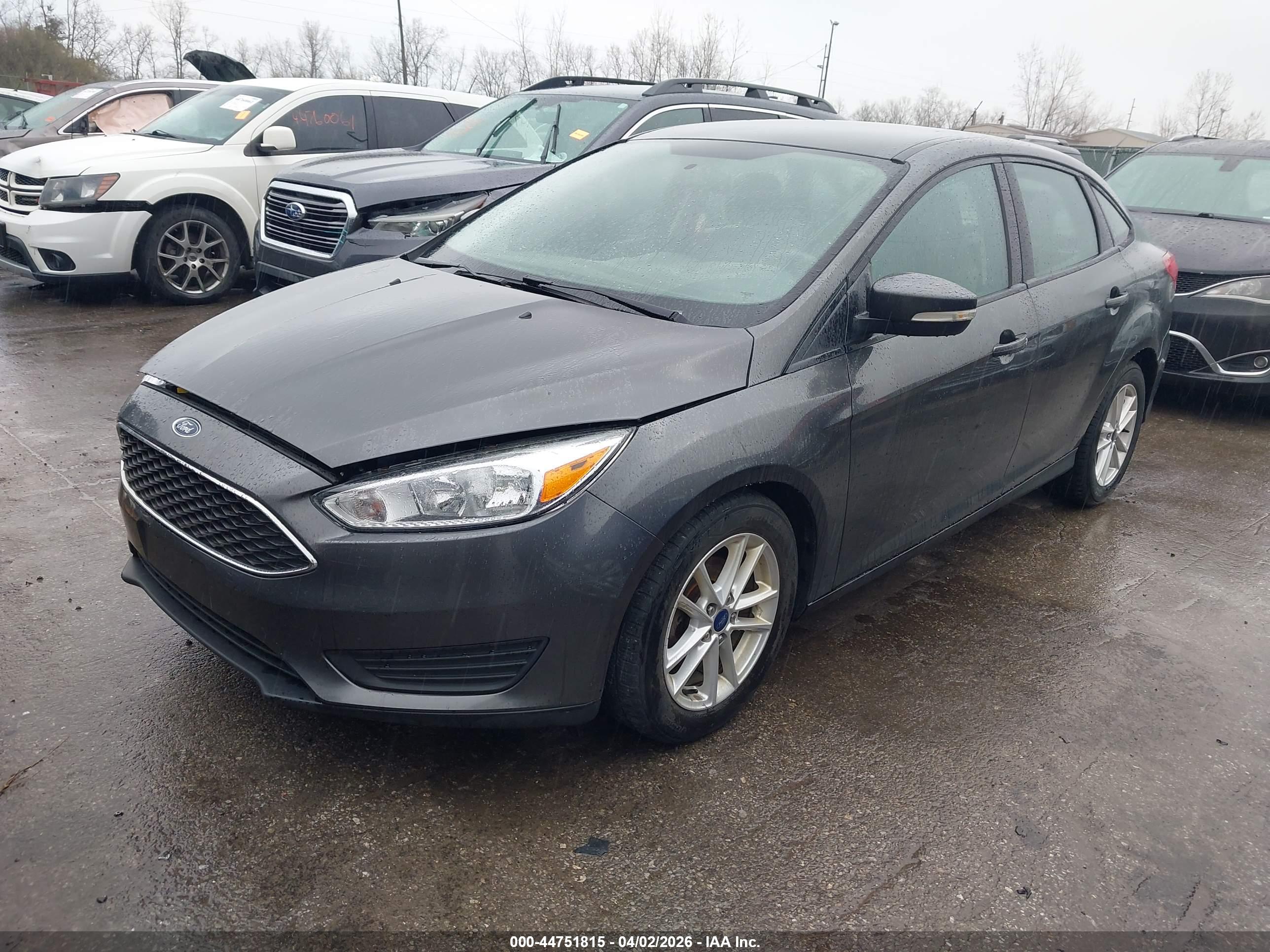 FORD FOCUS image 2
