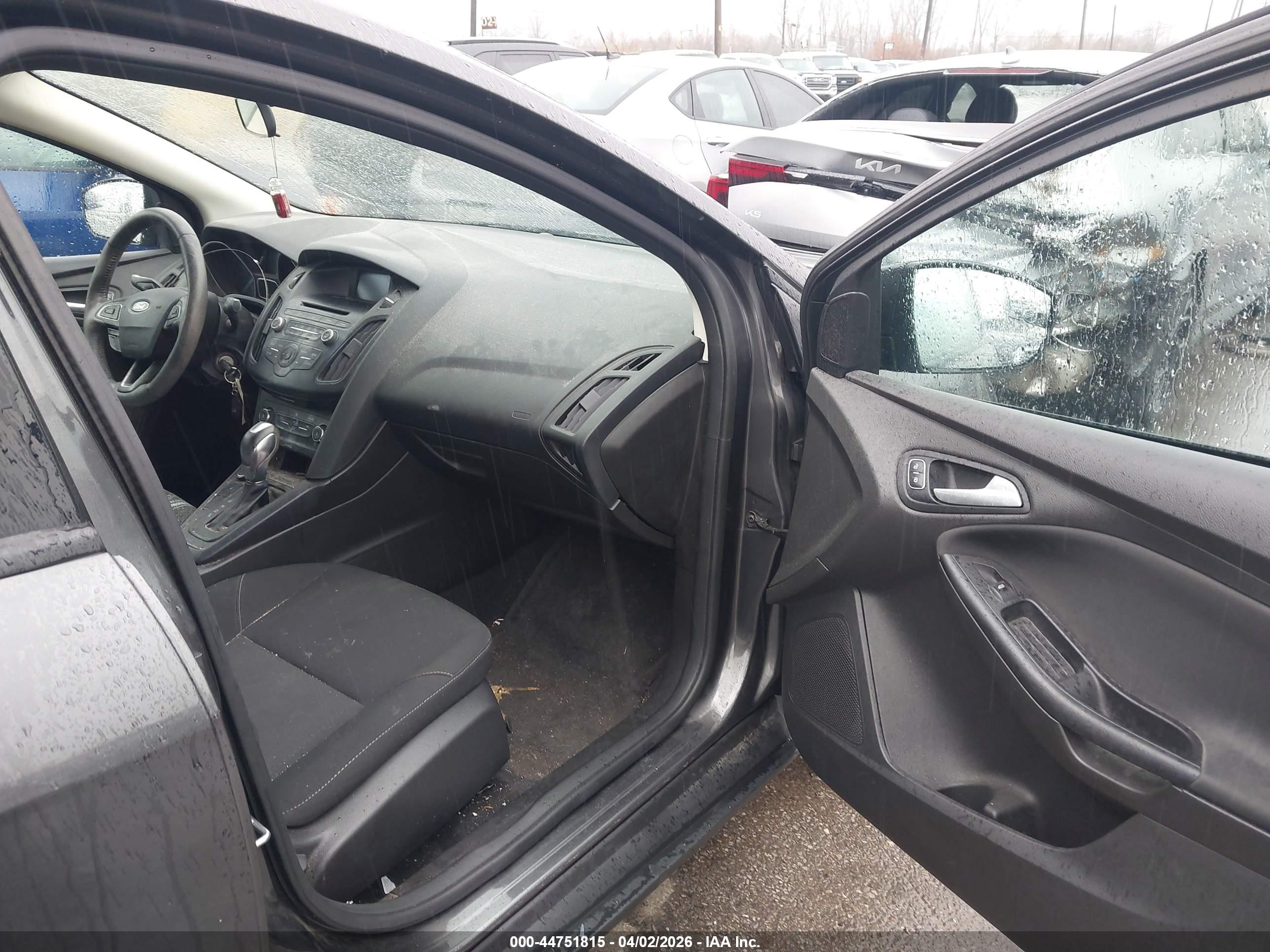 FORD FOCUS image 5