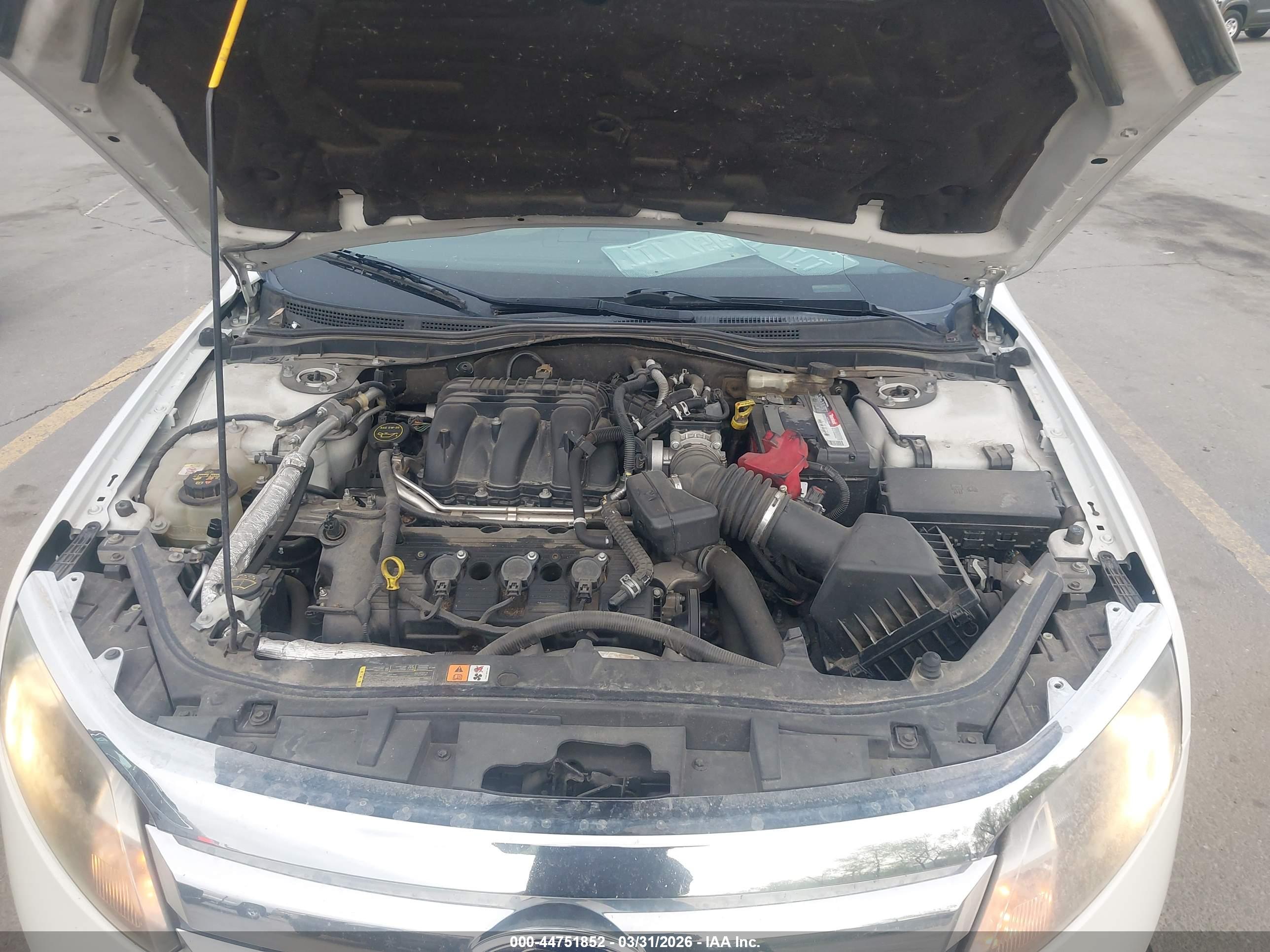 FORD FUSION image 10