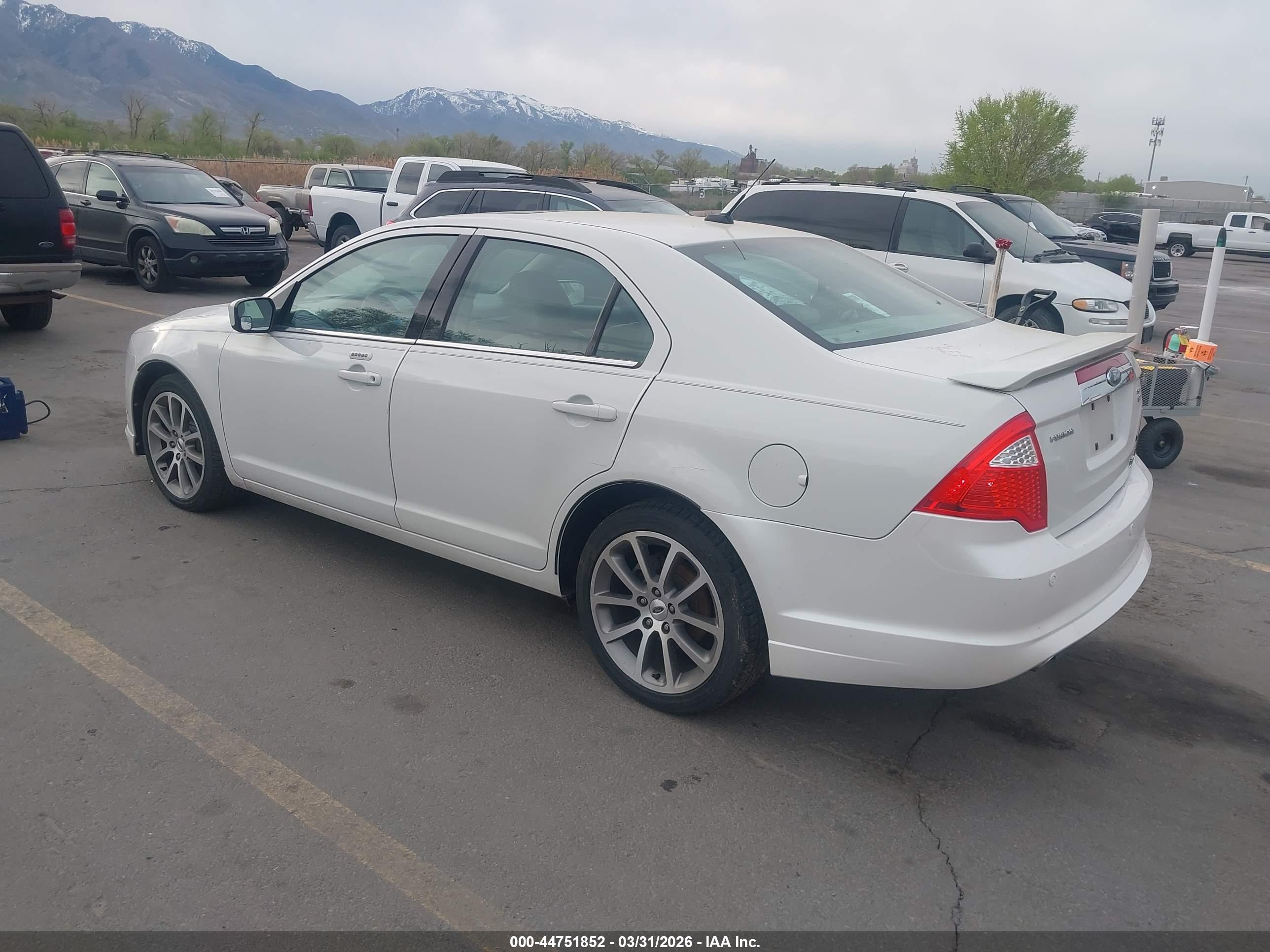 FORD FUSION image 3