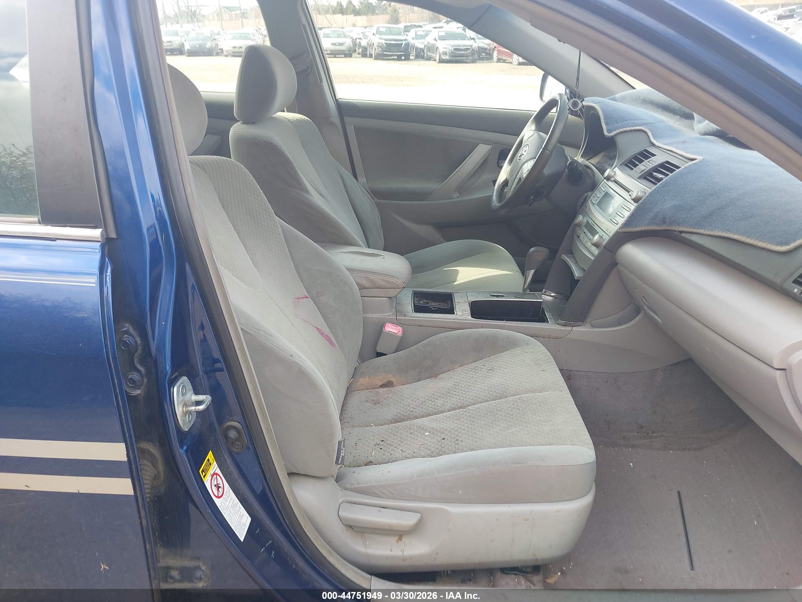 TOYOTA CAMRY image 5