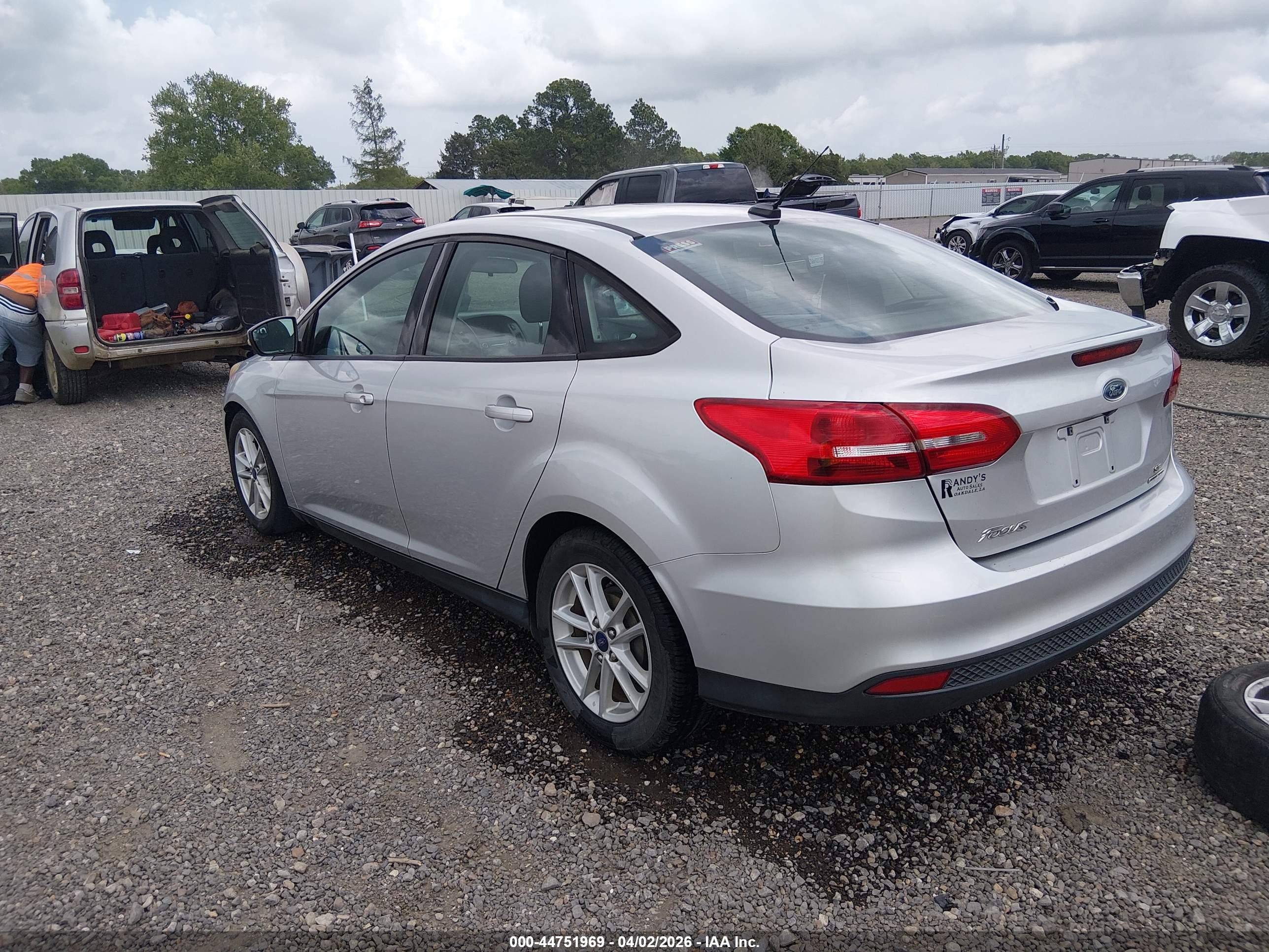 FORD FOCUS image 3