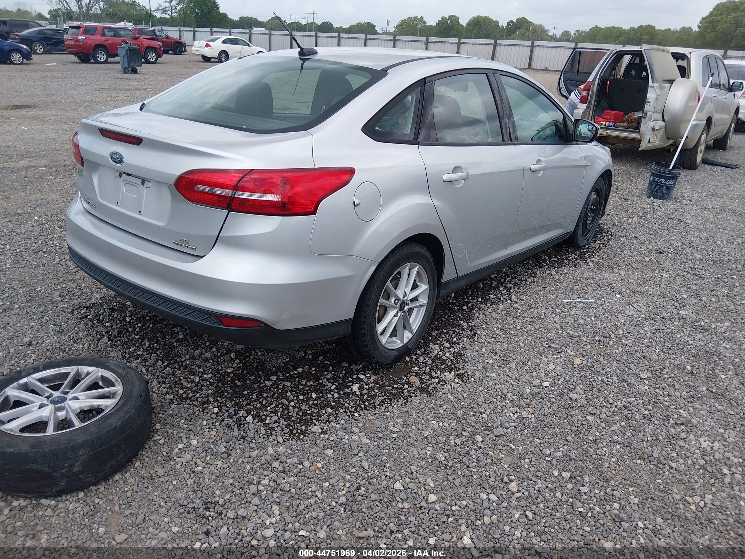 FORD FOCUS image 4