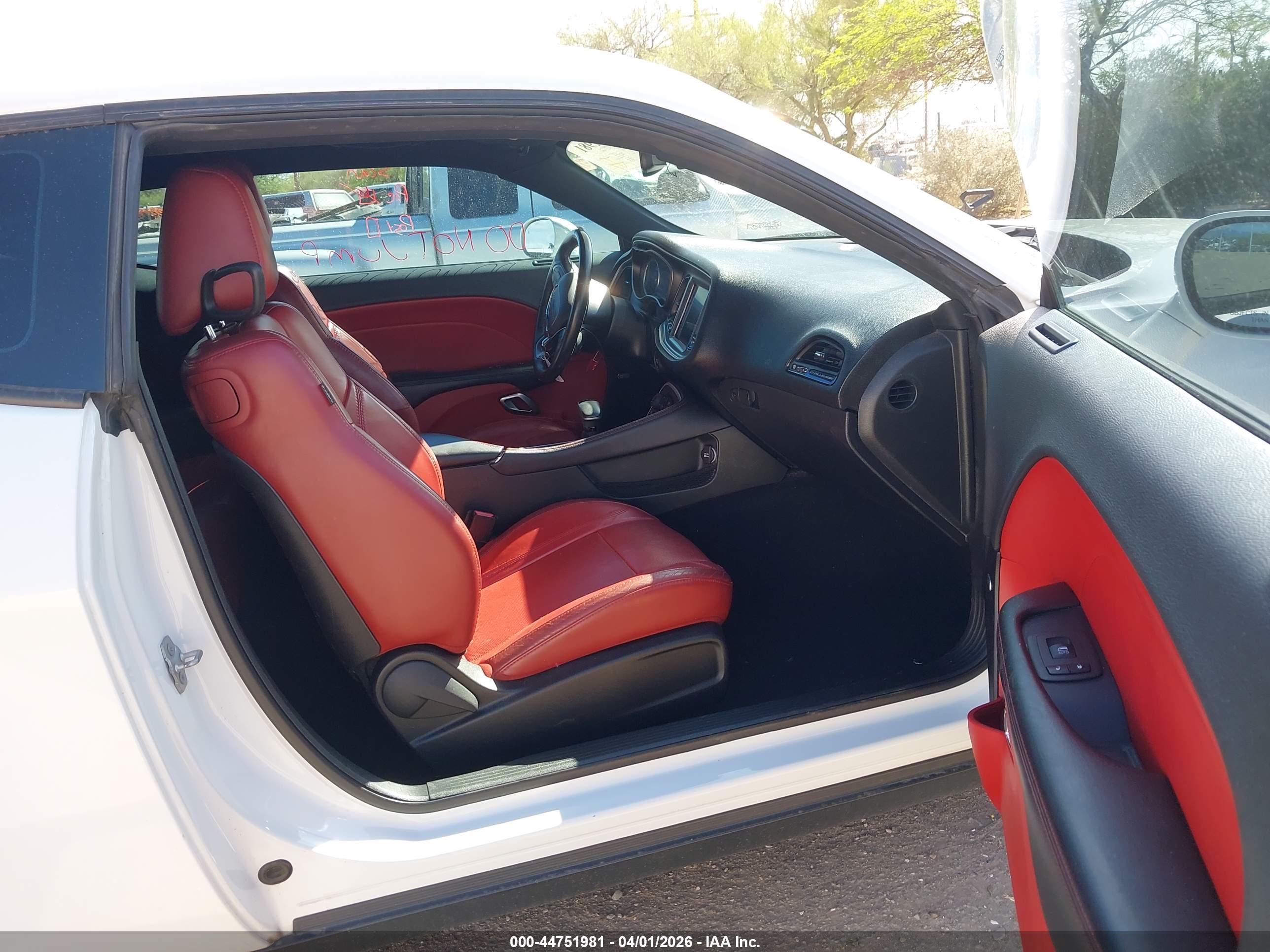 DODGE CHALLENGER image 5