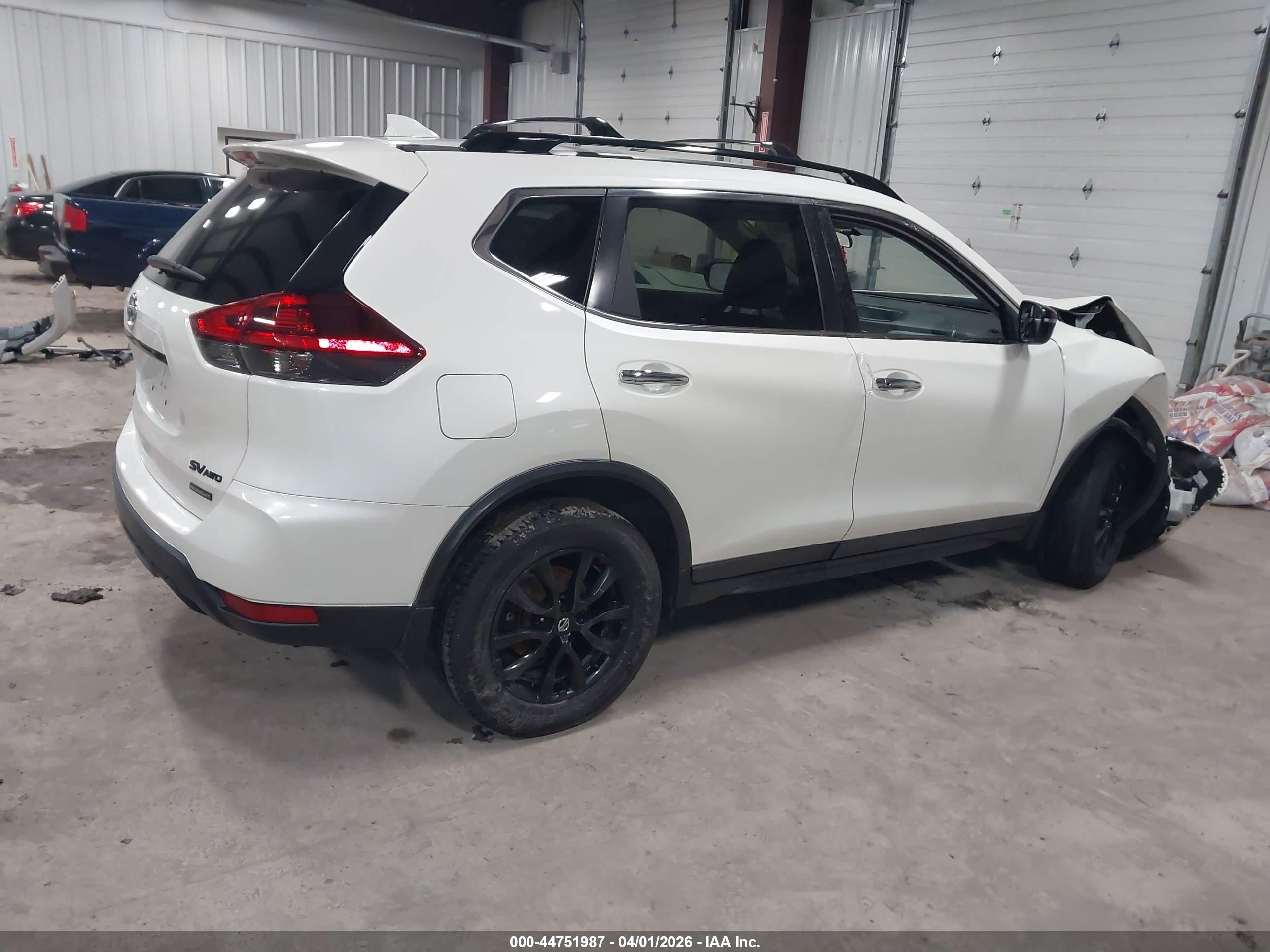 NISSAN ROGUE image 4