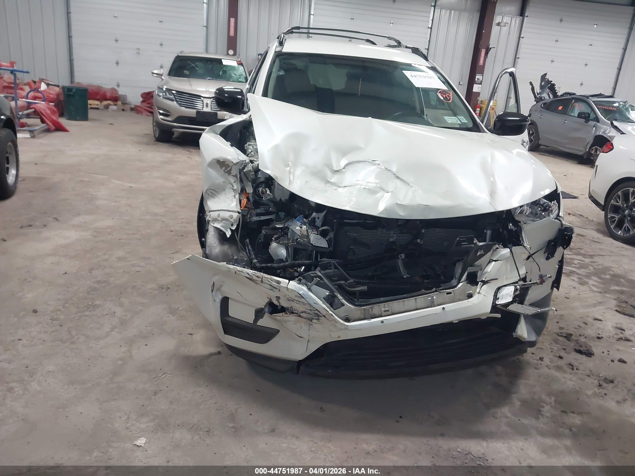 NISSAN ROGUE image 6