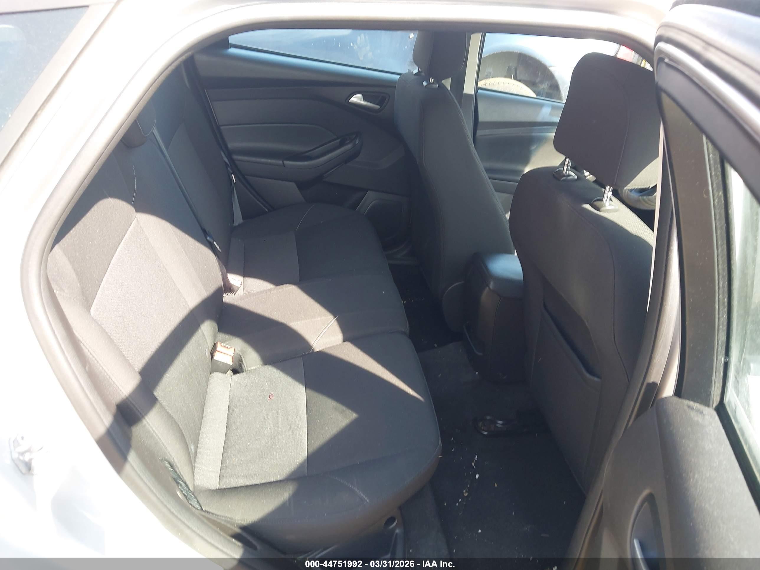 FORD FOCUS image 8