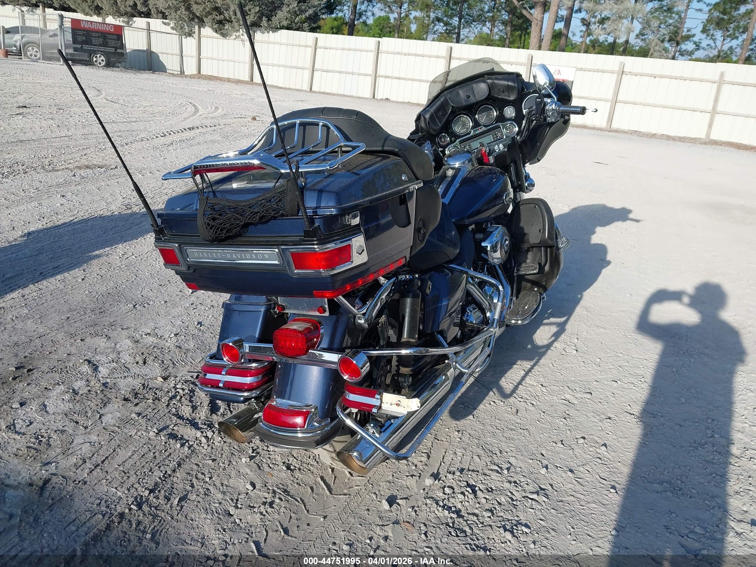 HARLEY-DAVIDSON FLHTCU image 4