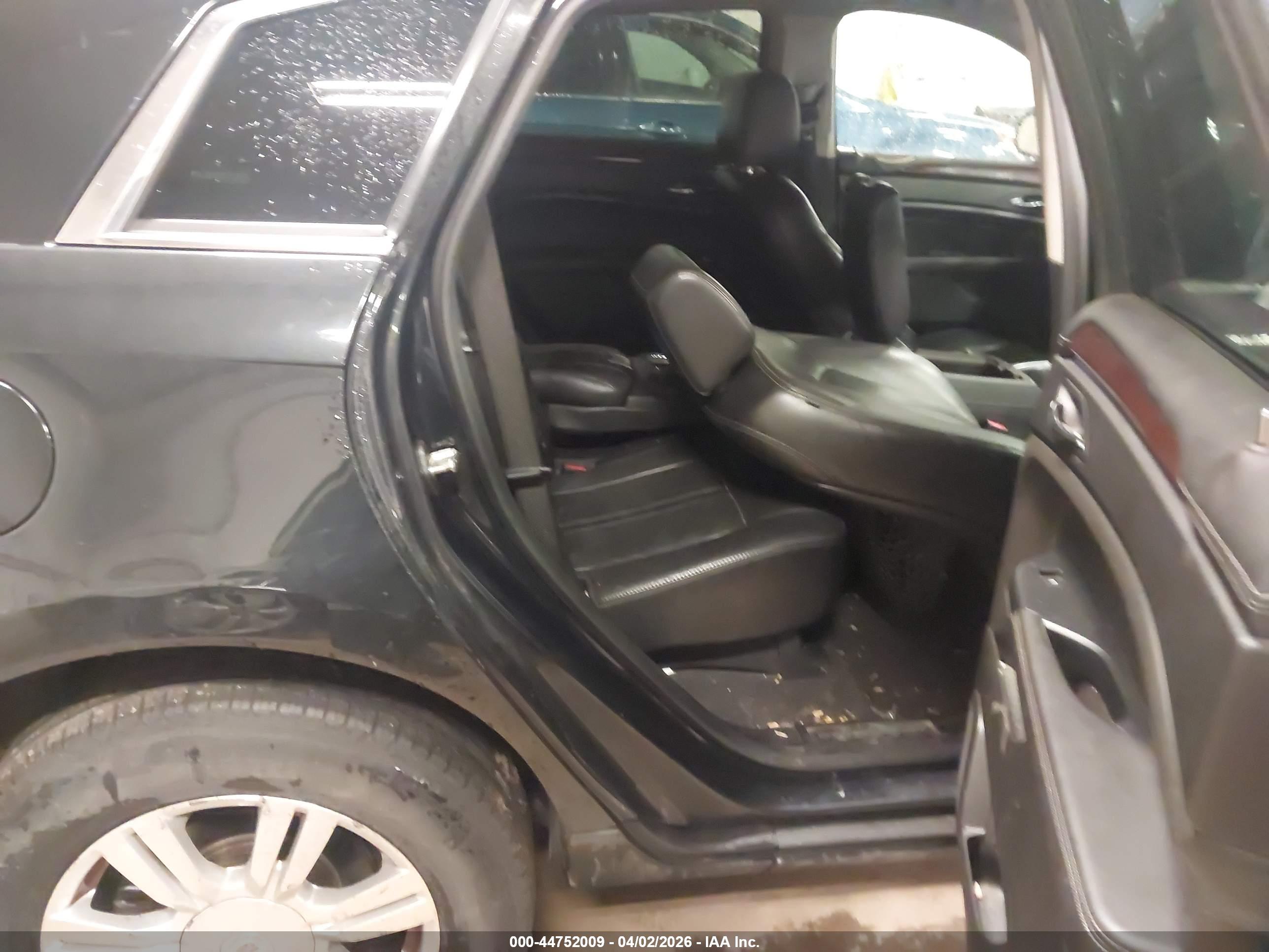 CADILLAC SRX image 8