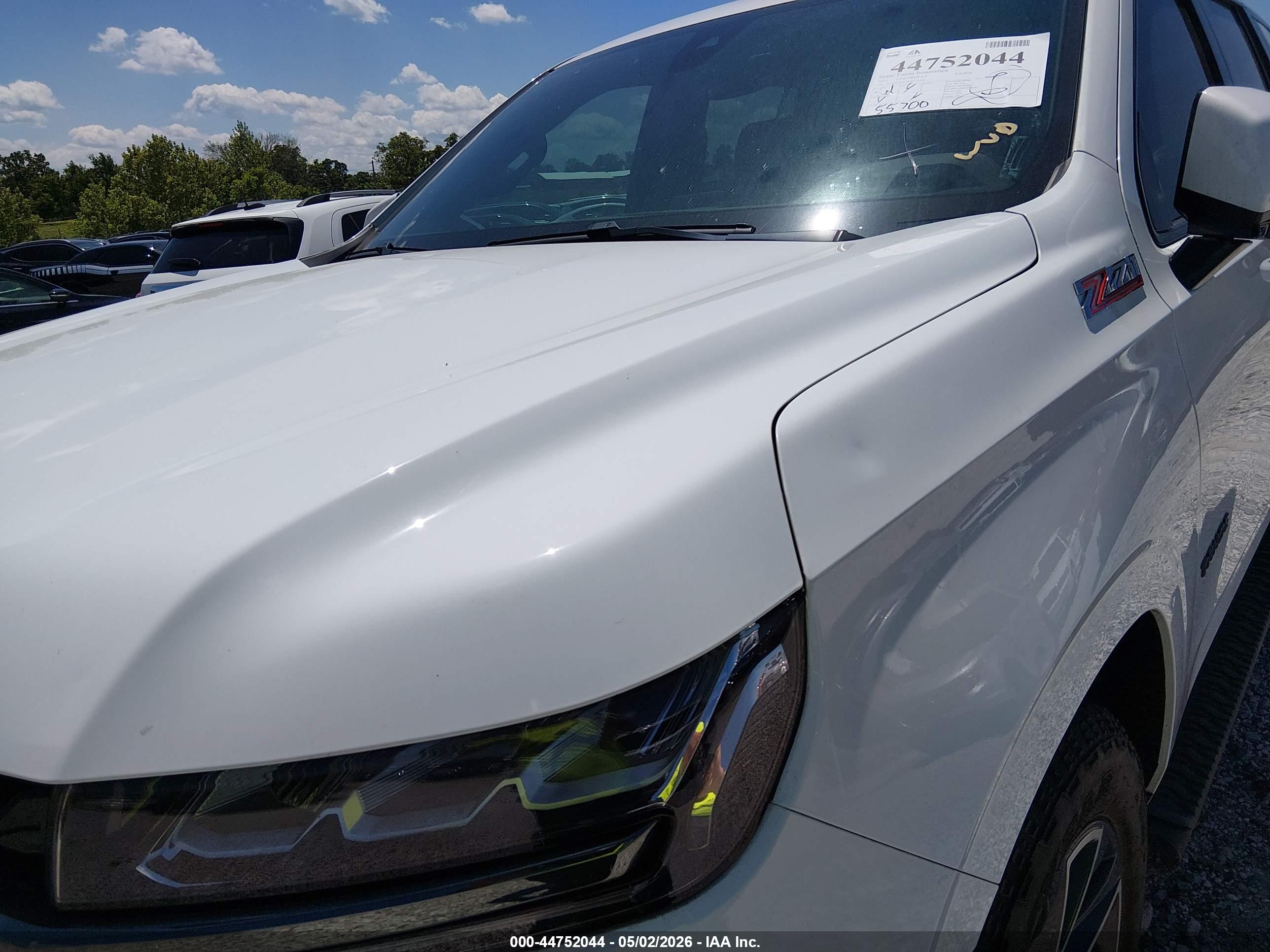 CHEVROLET TAHOE image 6