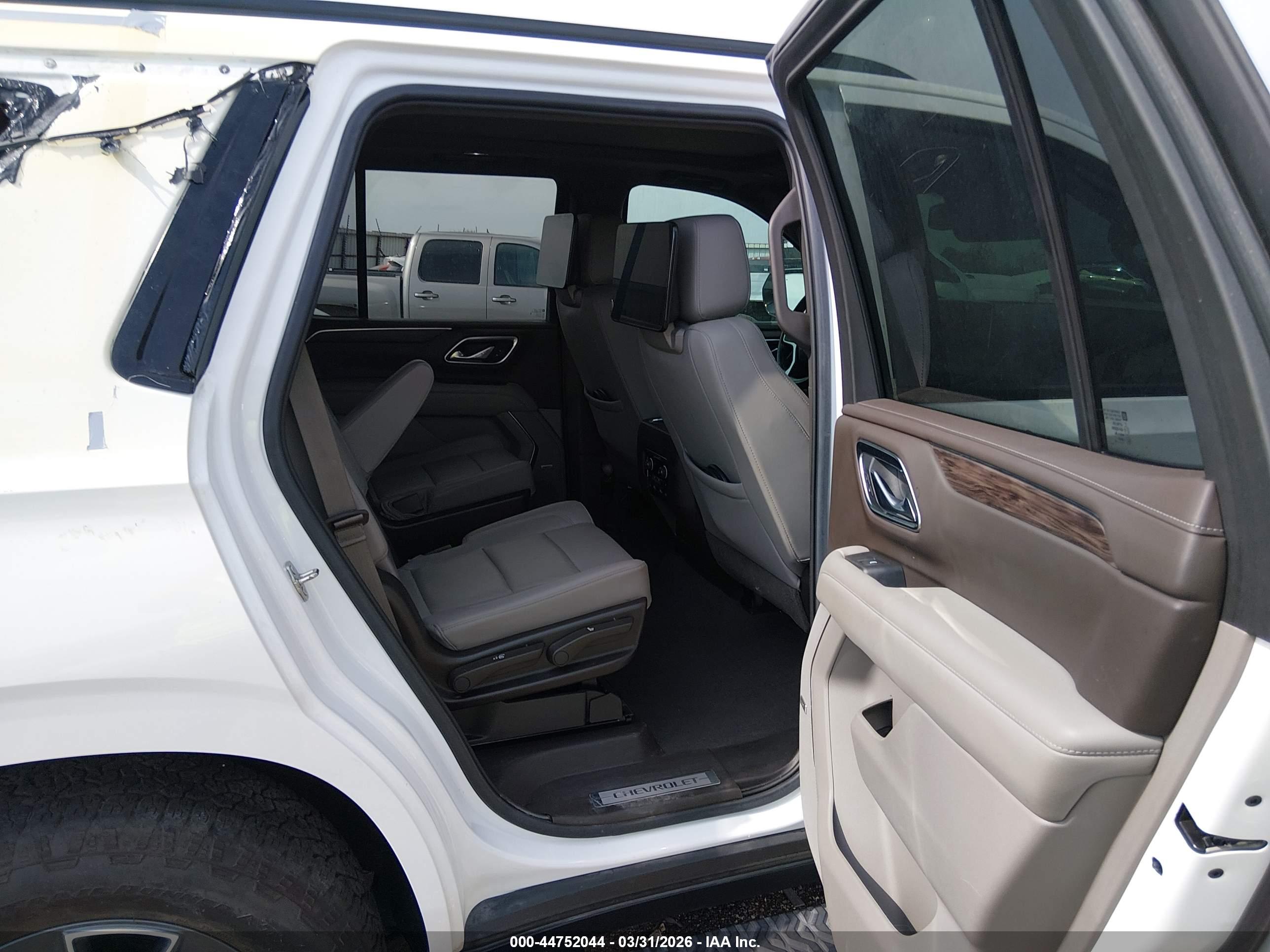 CHEVROLET TAHOE image 8