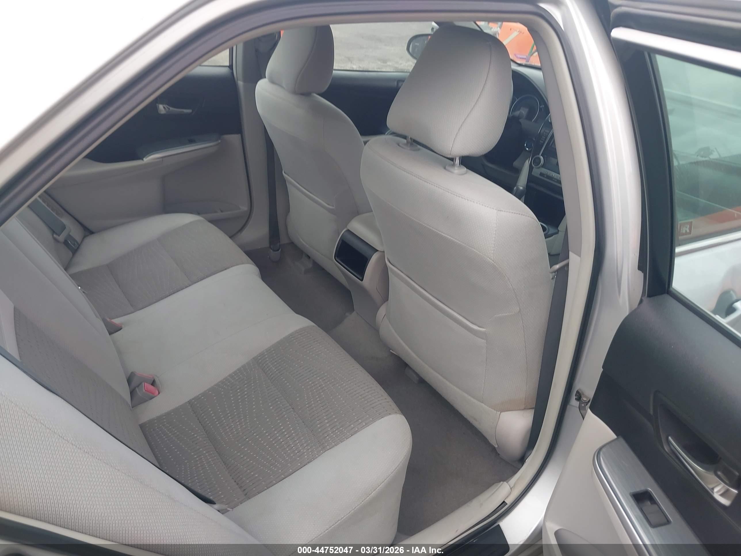 TOYOTA CAMRY image 8