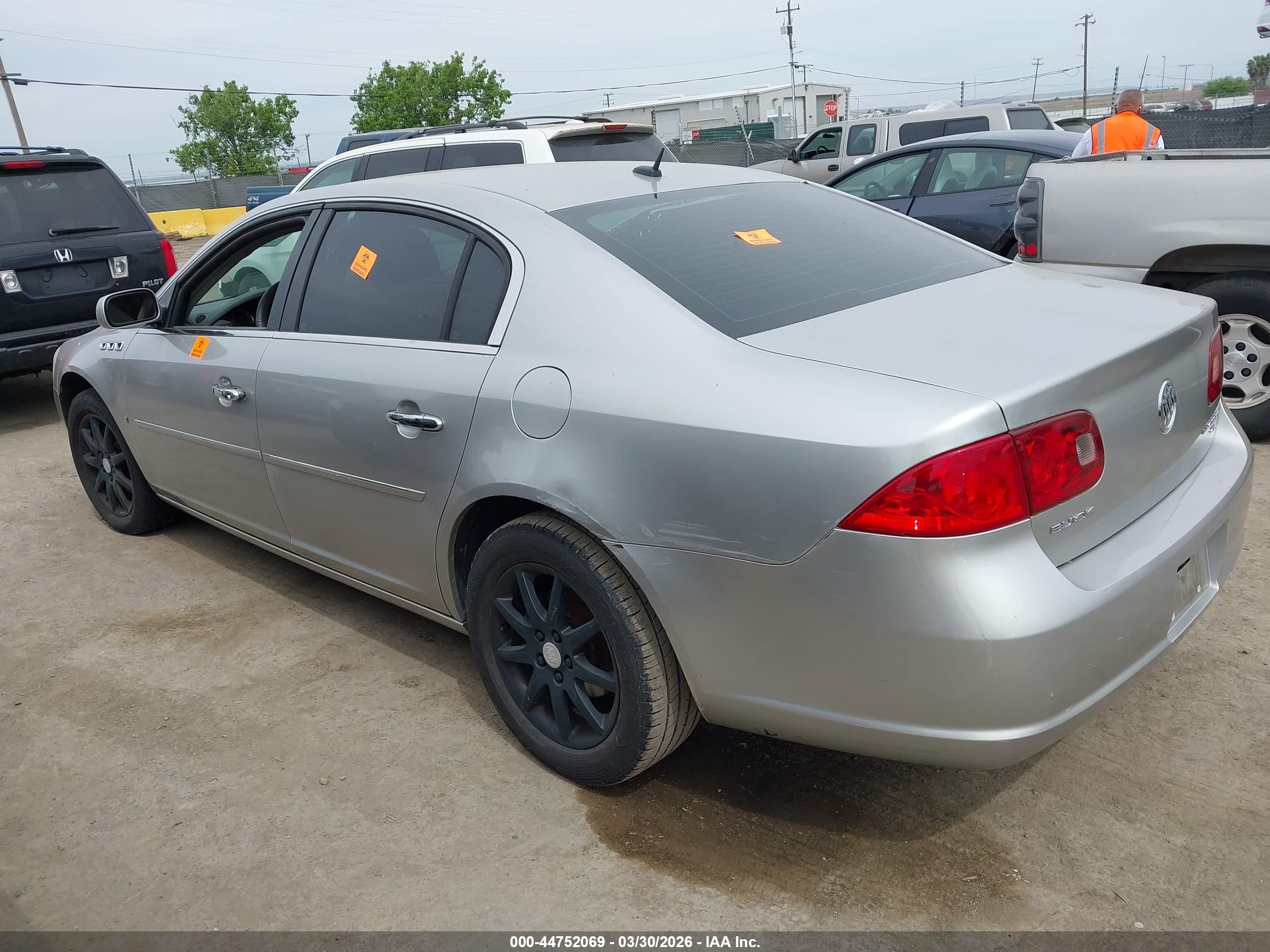 BUICK LUCERNE image 3