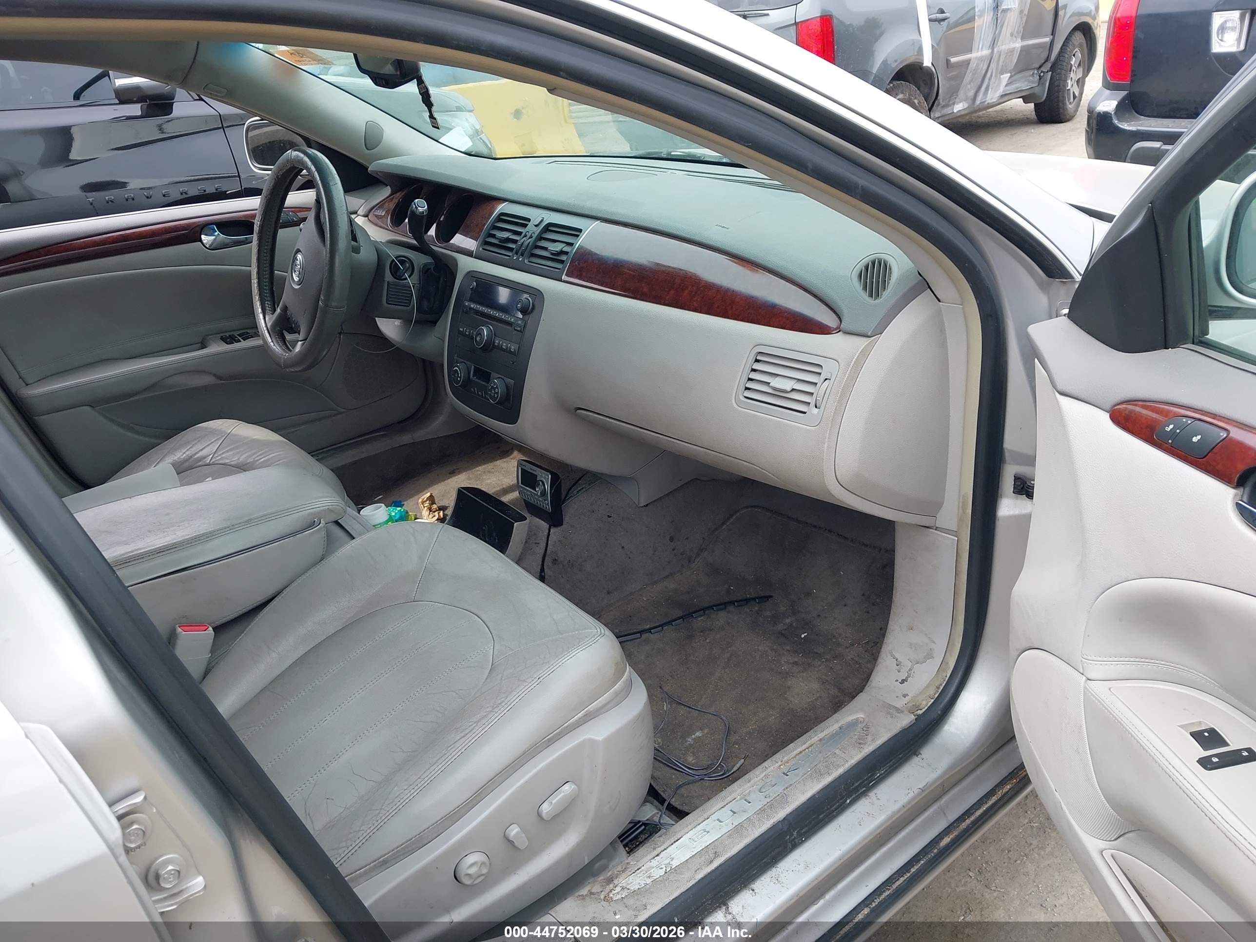 BUICK LUCERNE image 5