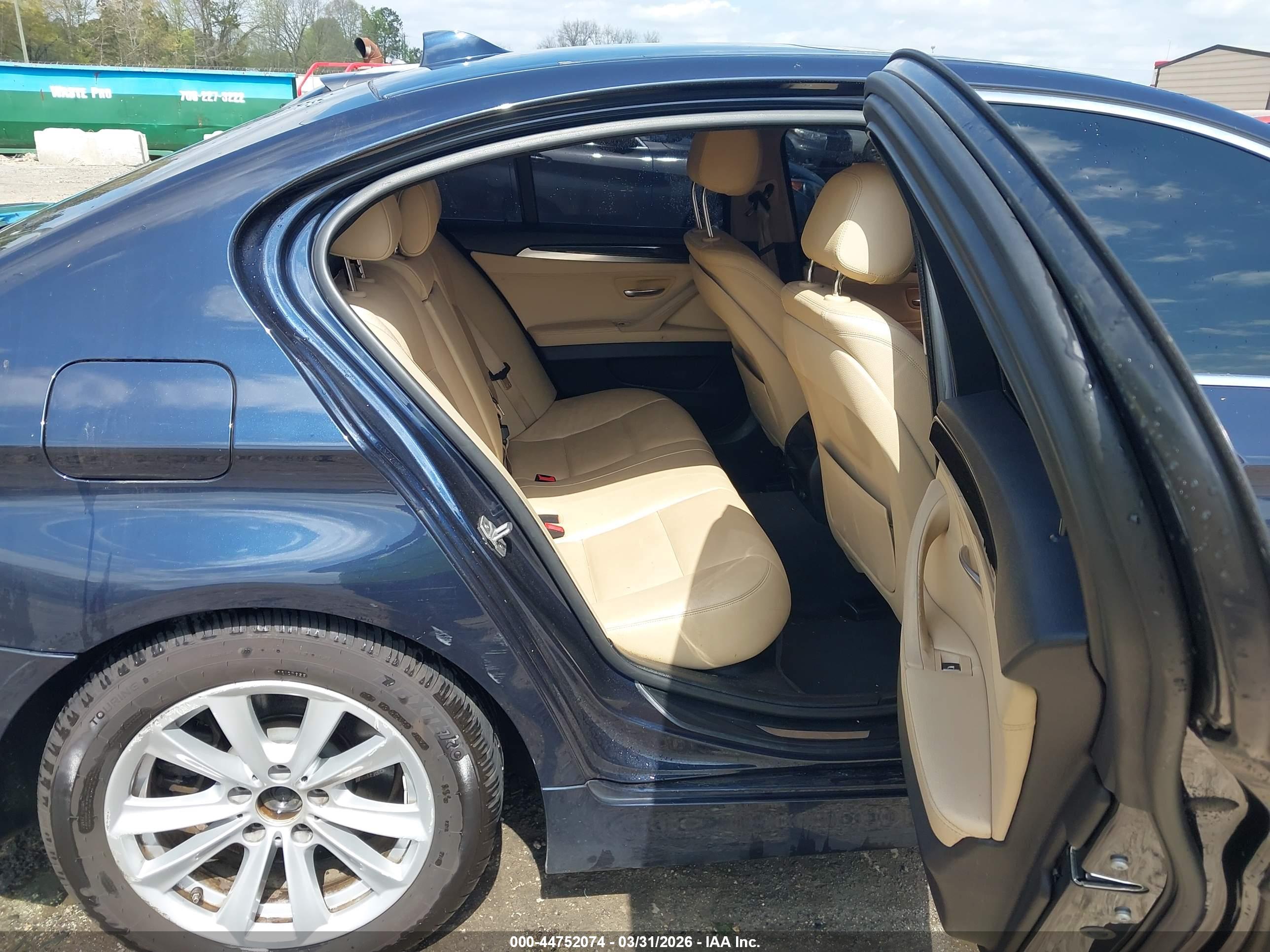 BMW 528I image 8