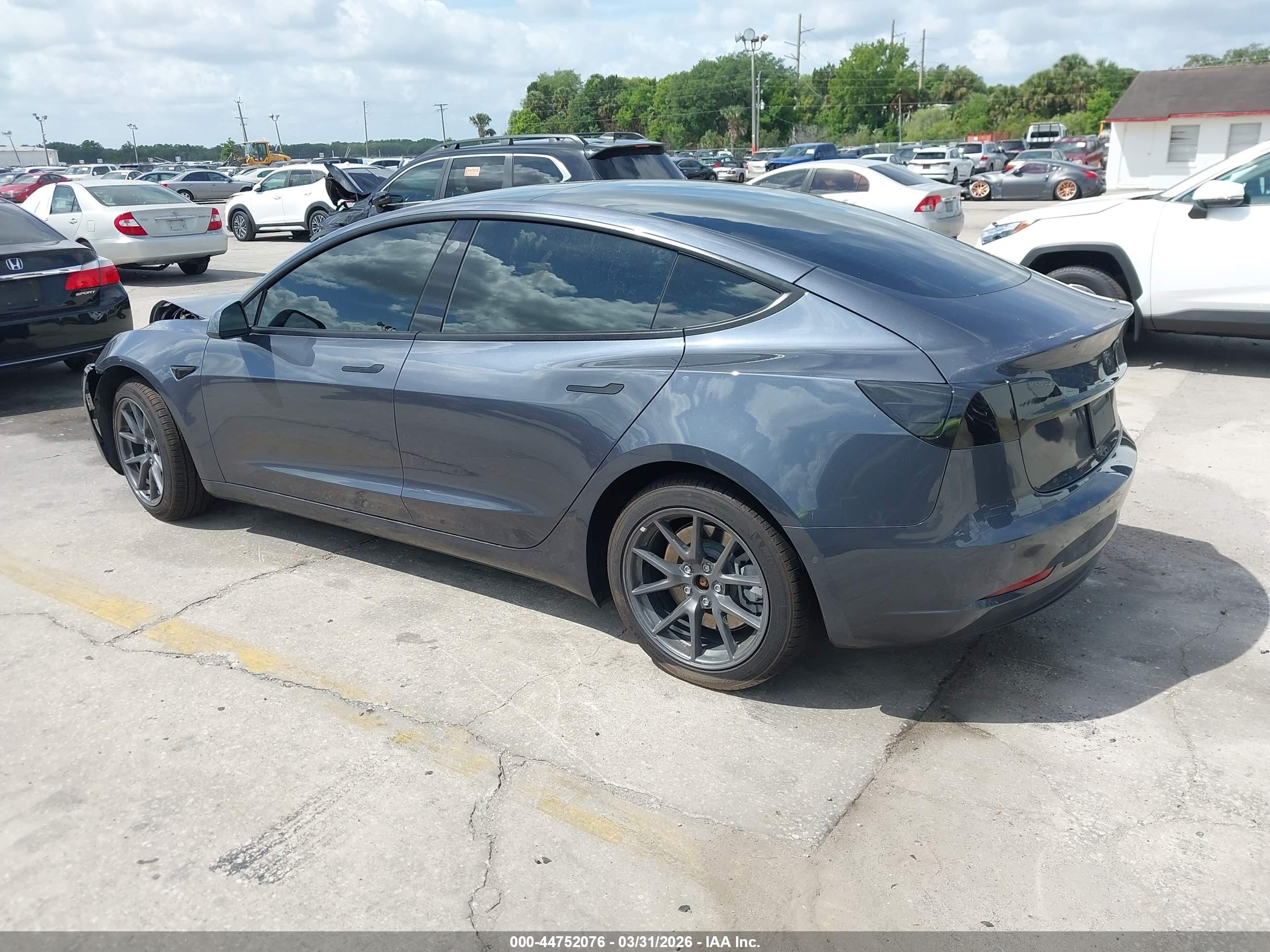 TESLA MODEL image 3