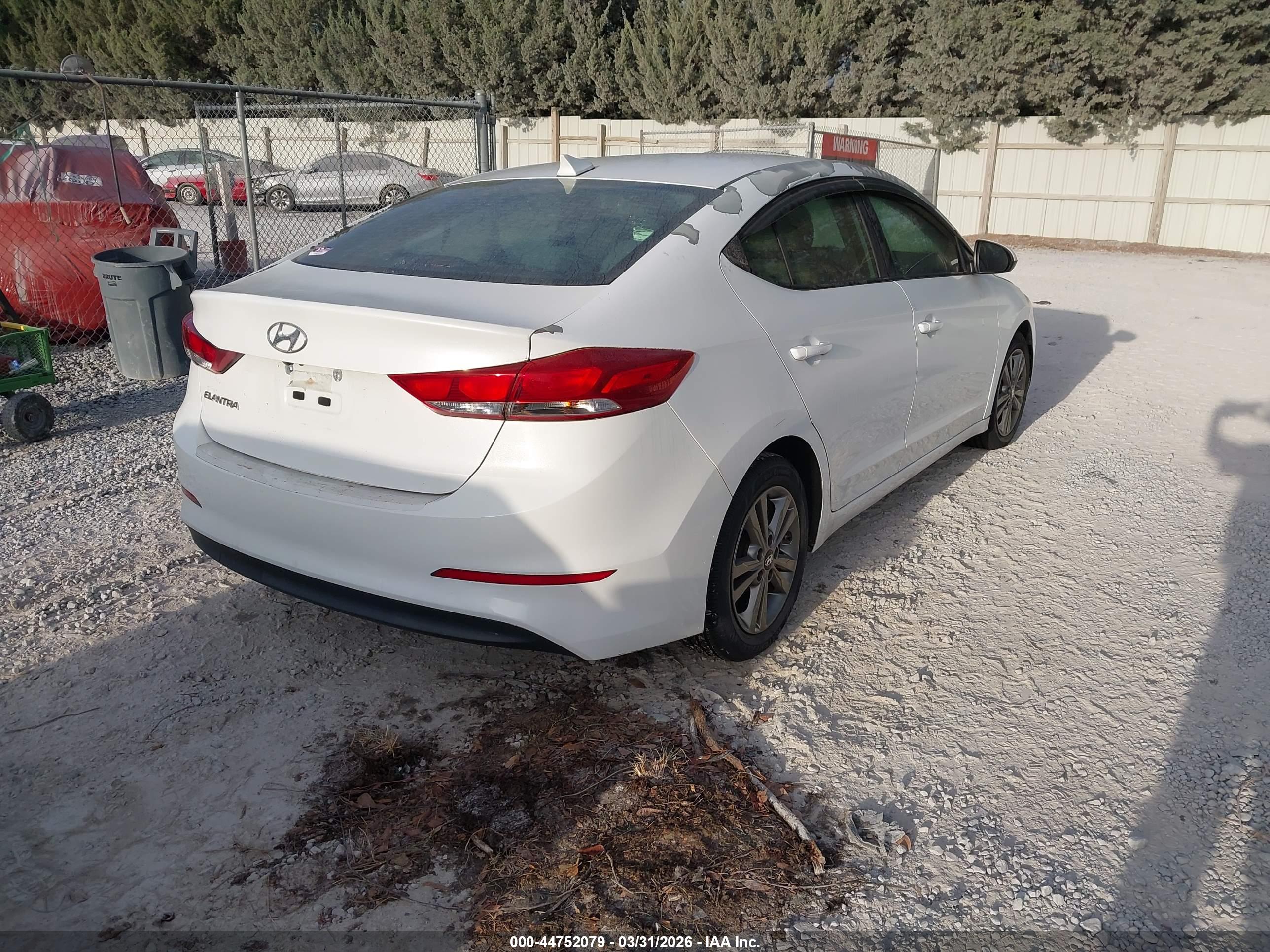 HYUNDAI ELANTRA image 4