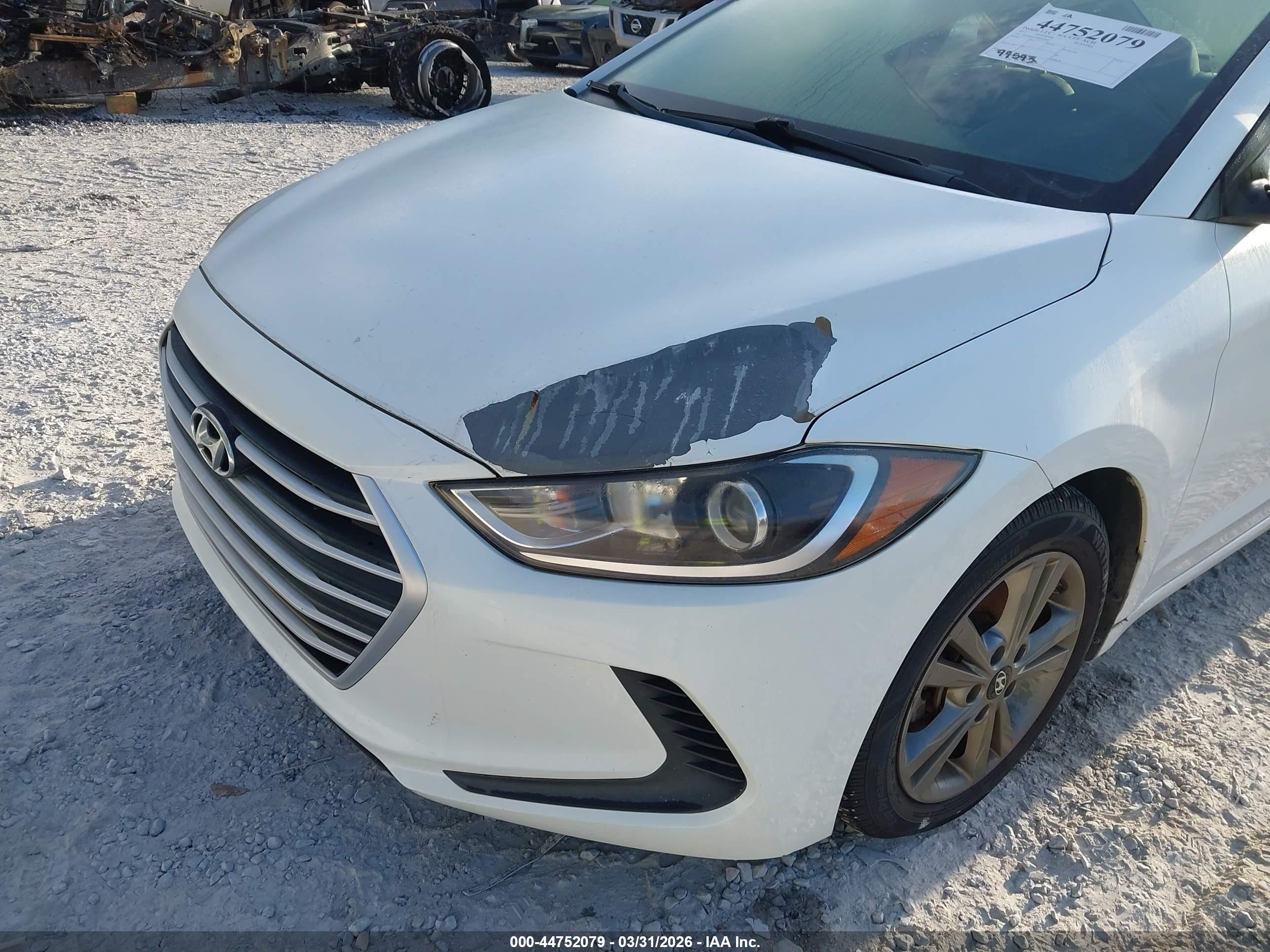 HYUNDAI ELANTRA image 6