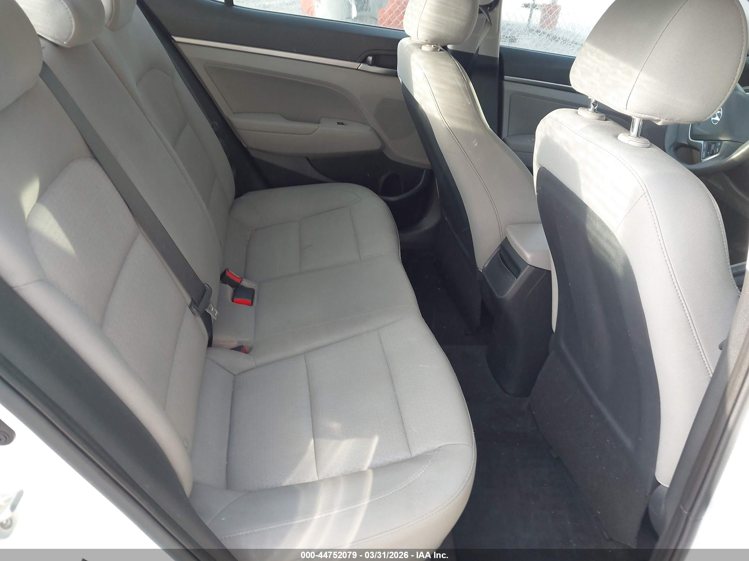 HYUNDAI ELANTRA image 8