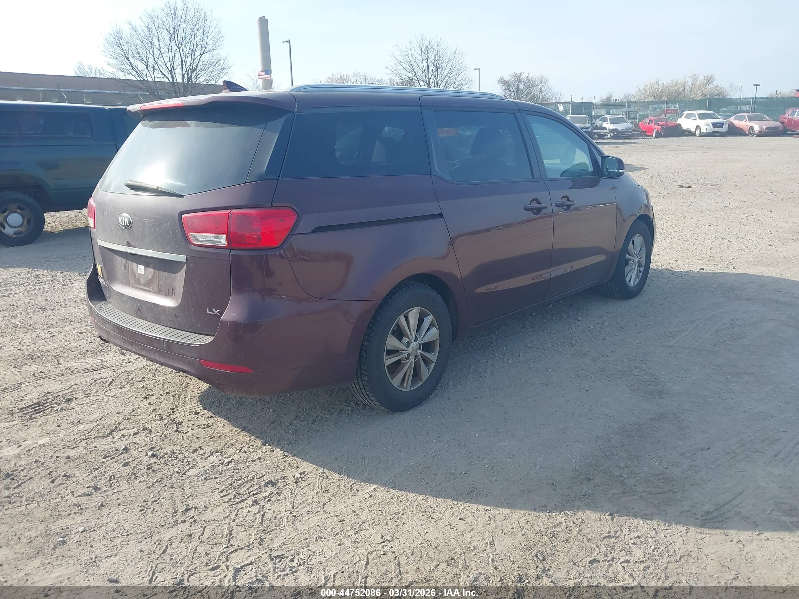 KIA SEDONA image 4