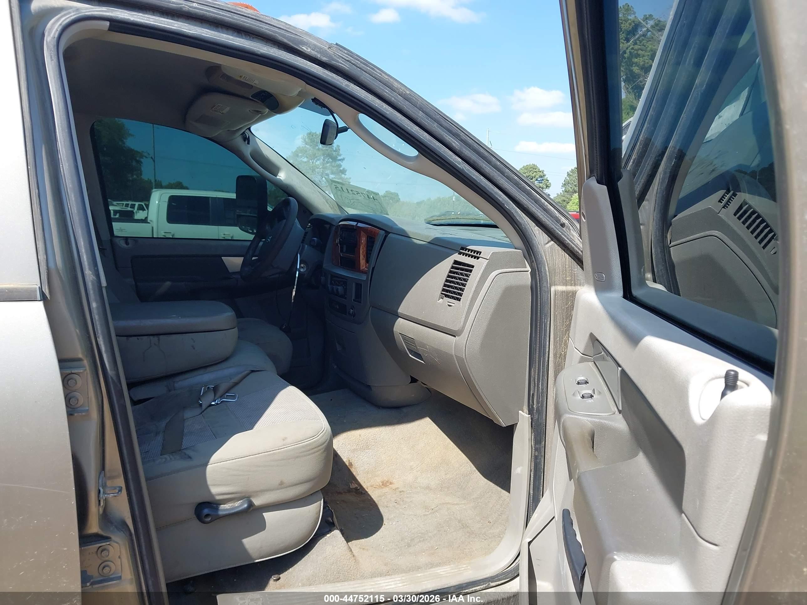 DODGE RAM image 8