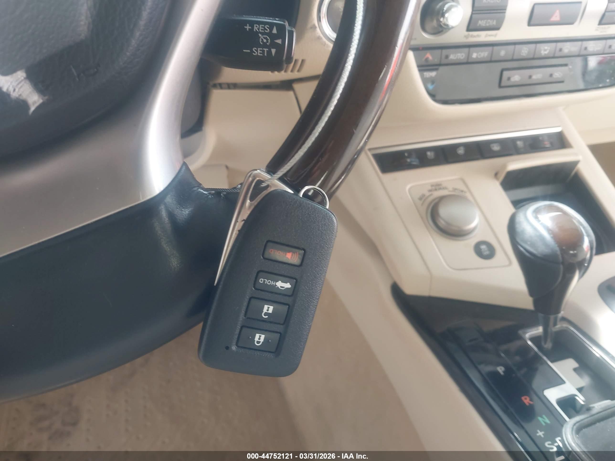 LEXUS ES image 11