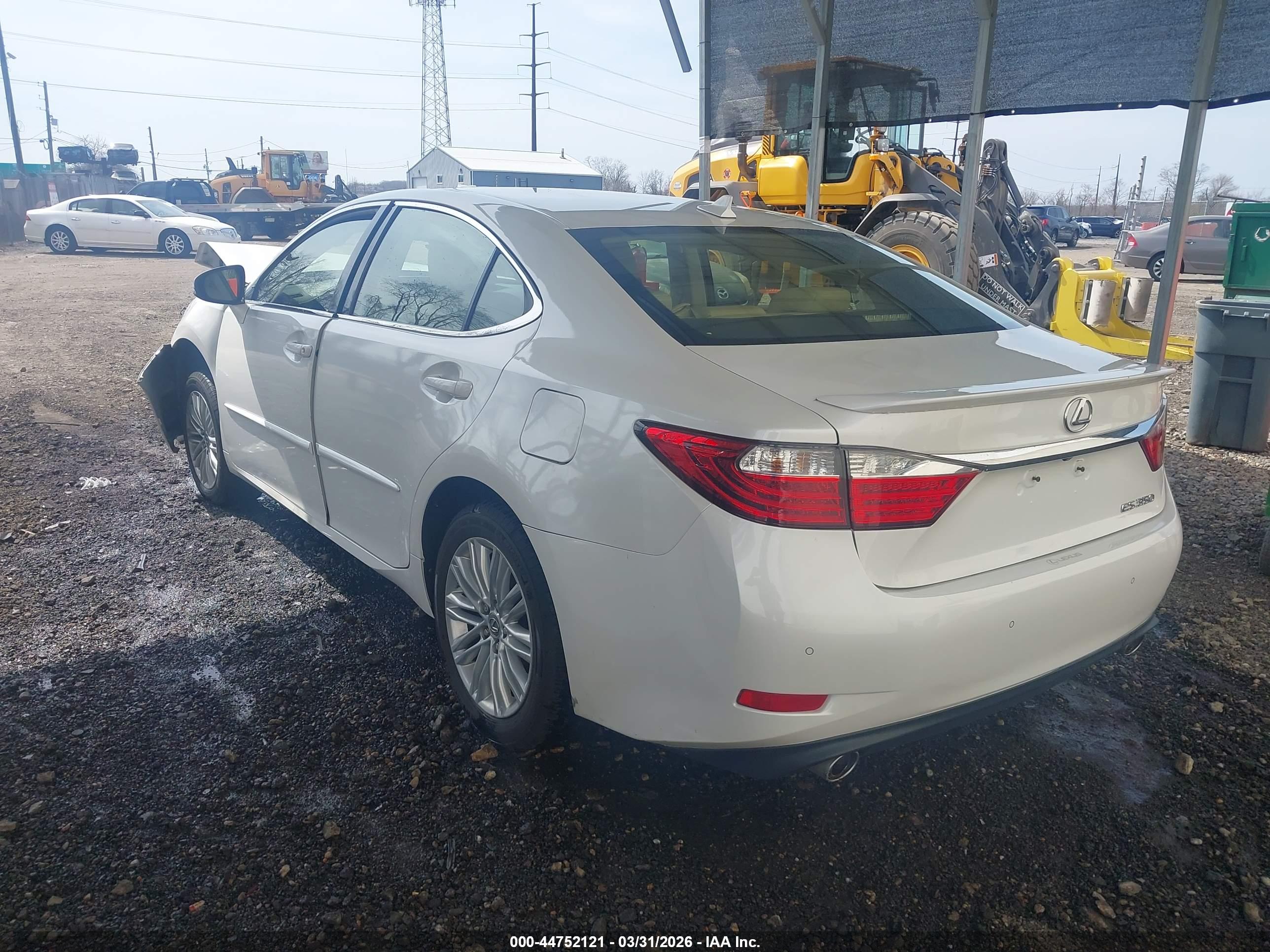 LEXUS ES image 3