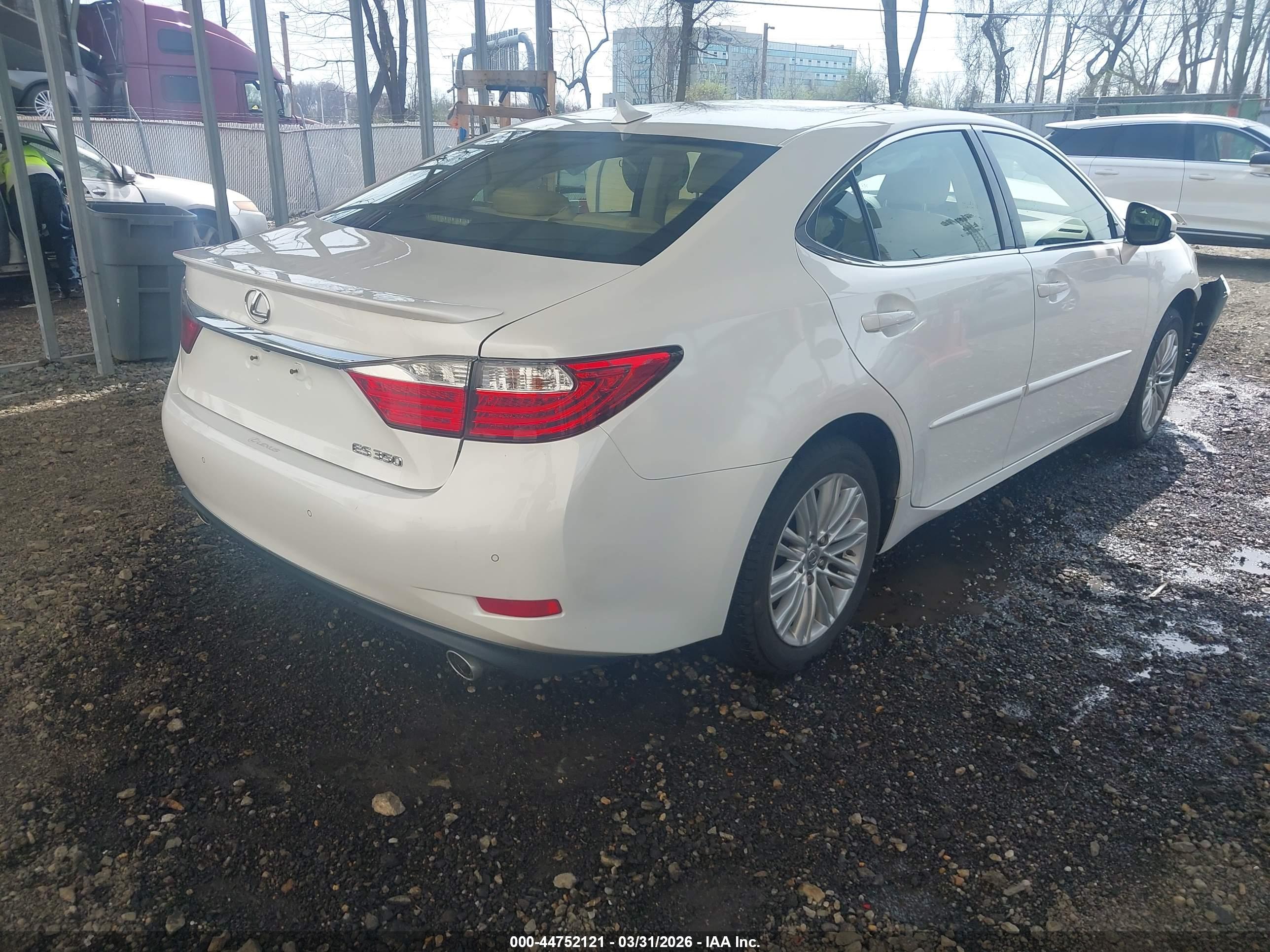 LEXUS ES image 4