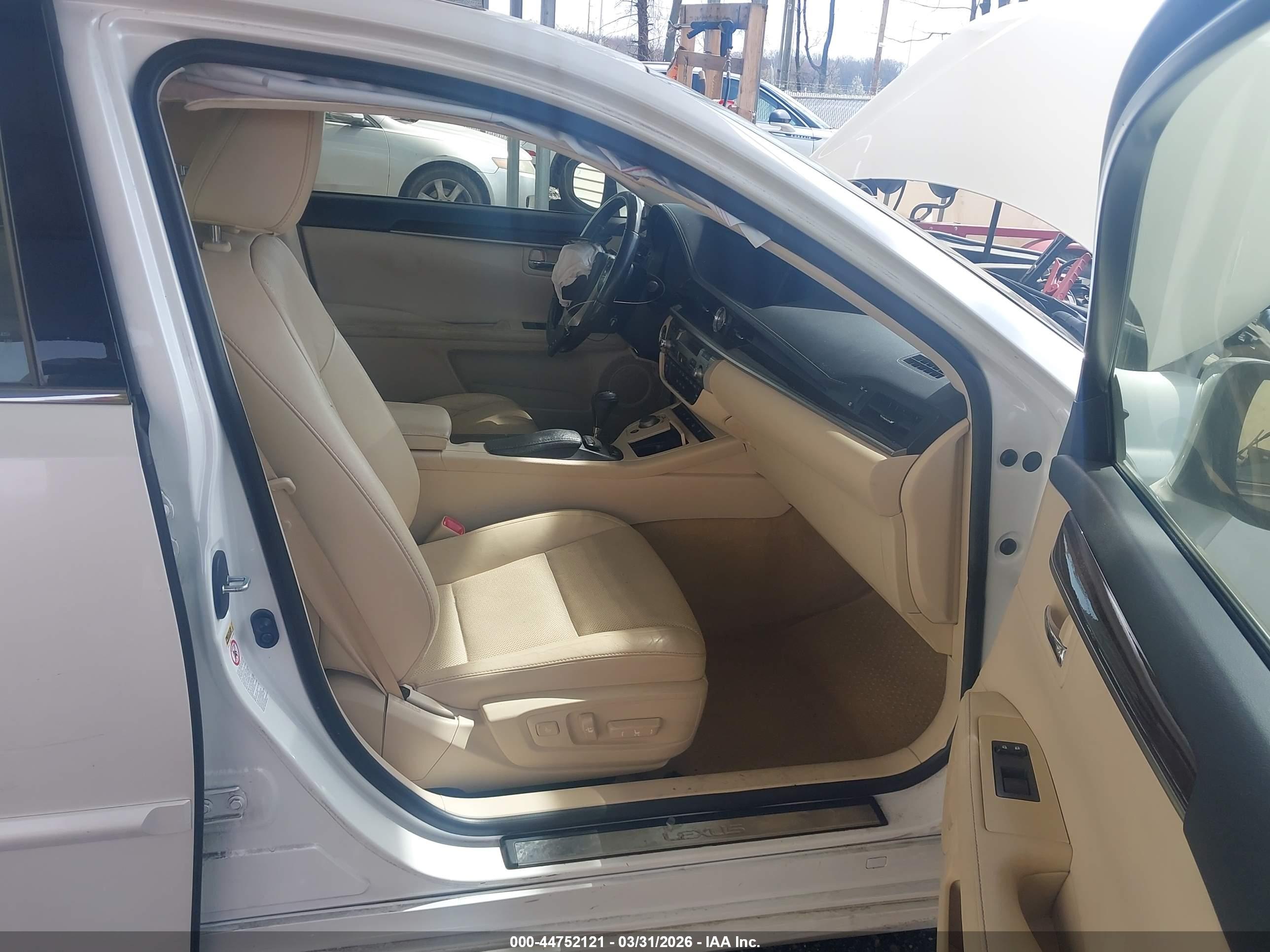 LEXUS ES image 5