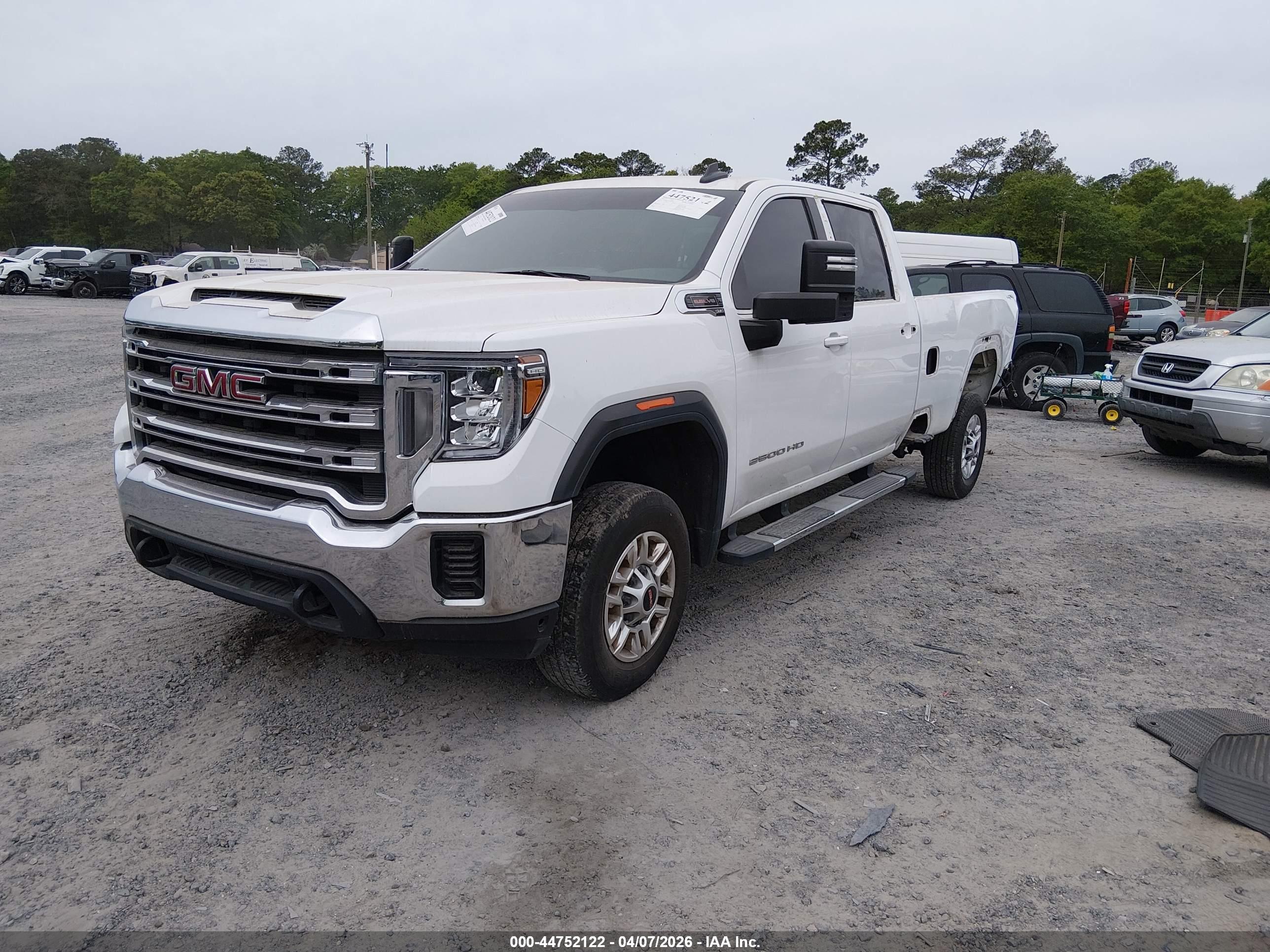 GMC SIERRA image 2
