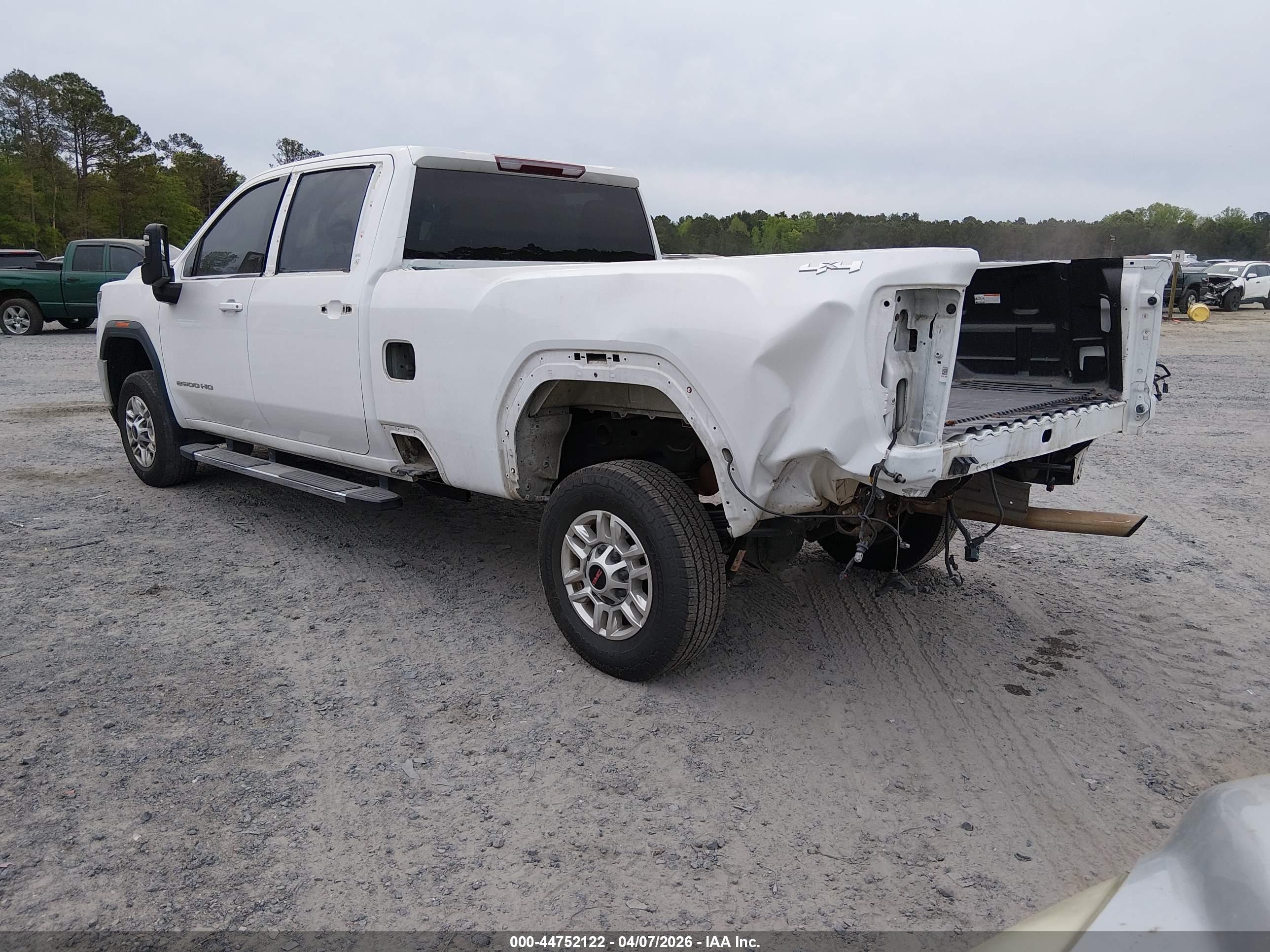 GMC SIERRA image 3