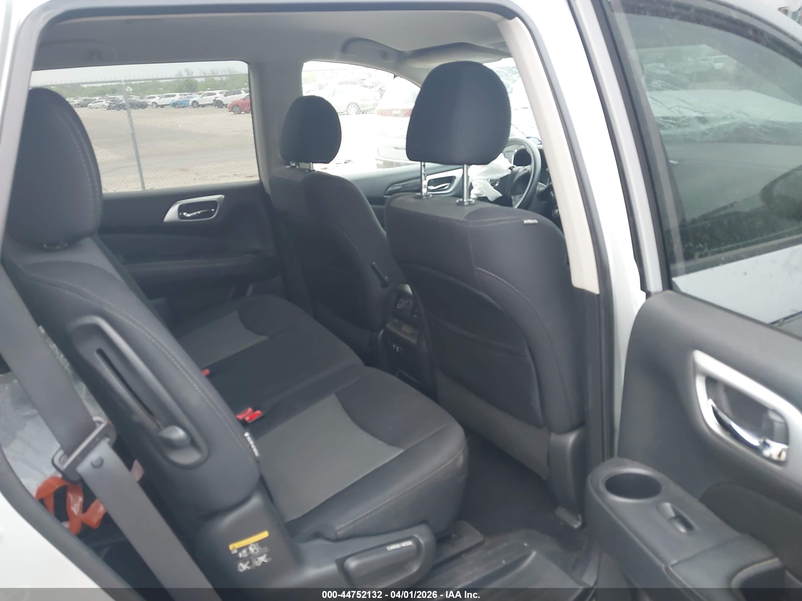 NISSAN PATHFINDER image 8