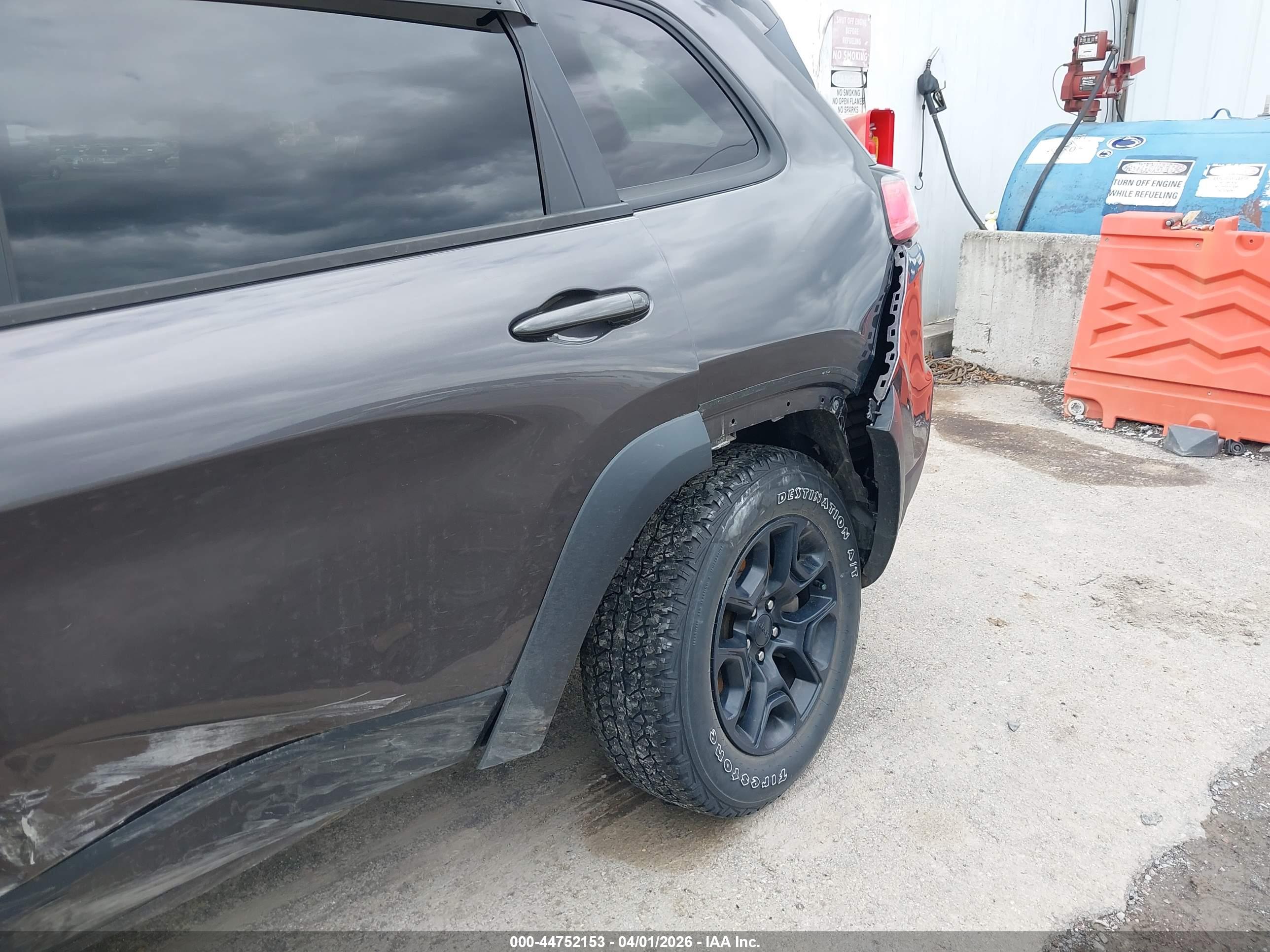 JEEP CHEROKEE image 6