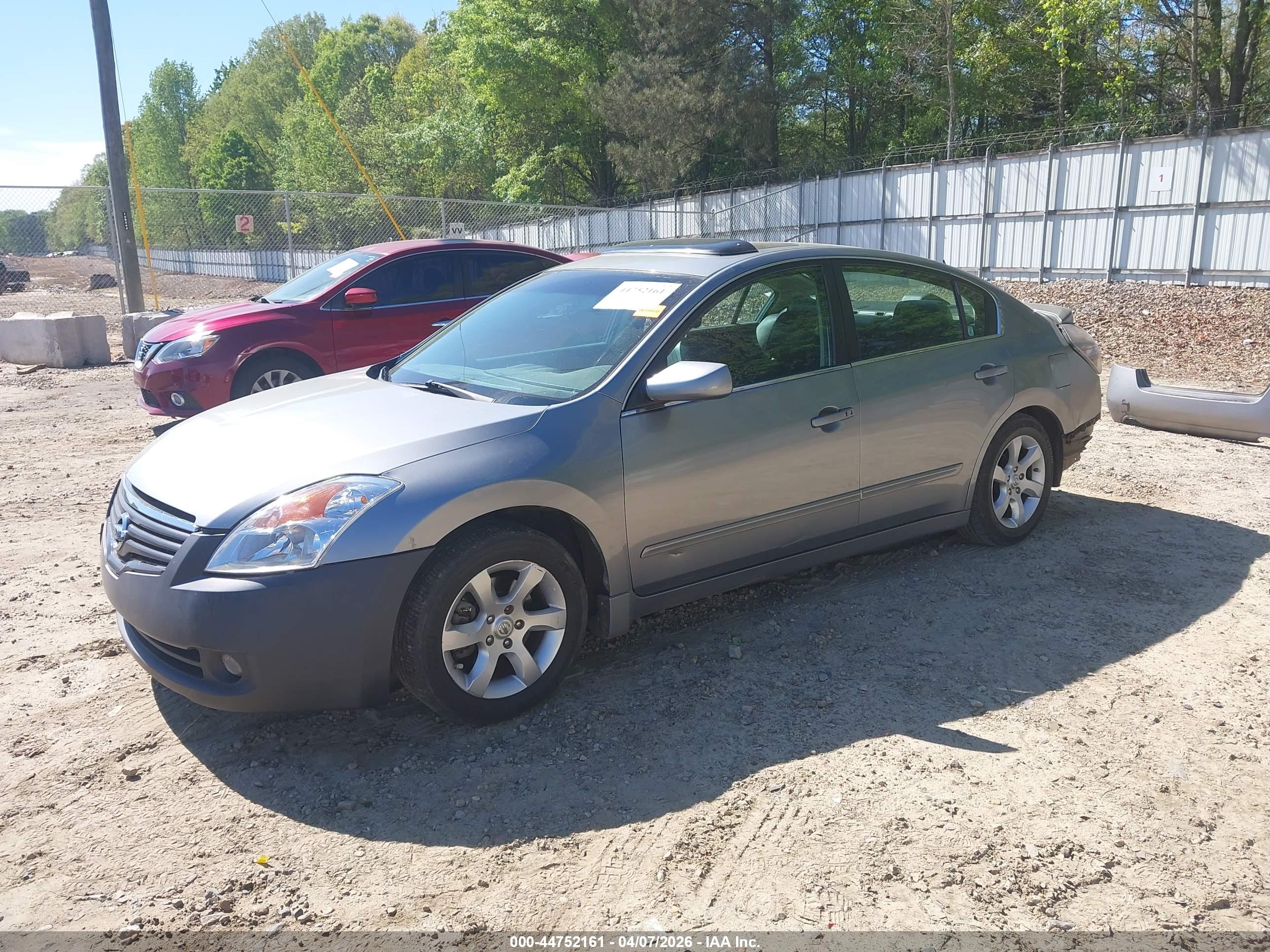 NISSAN ALTIMA image 2
