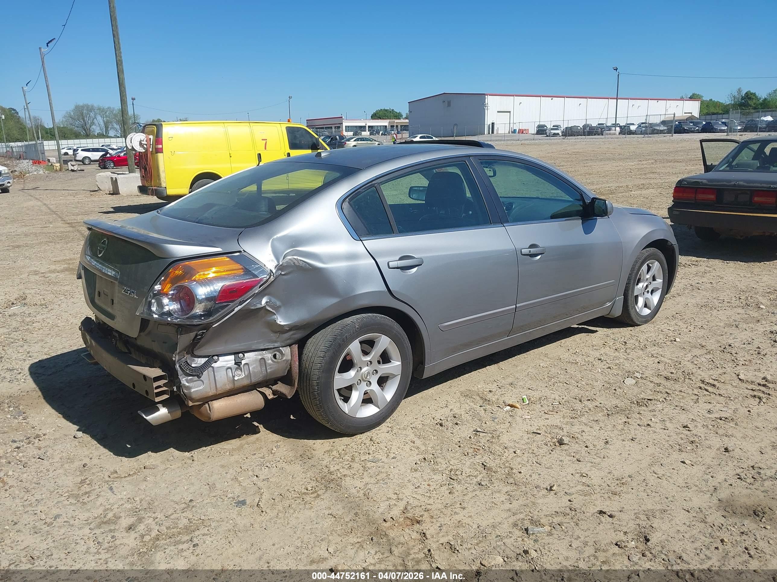 NISSAN ALTIMA image 4