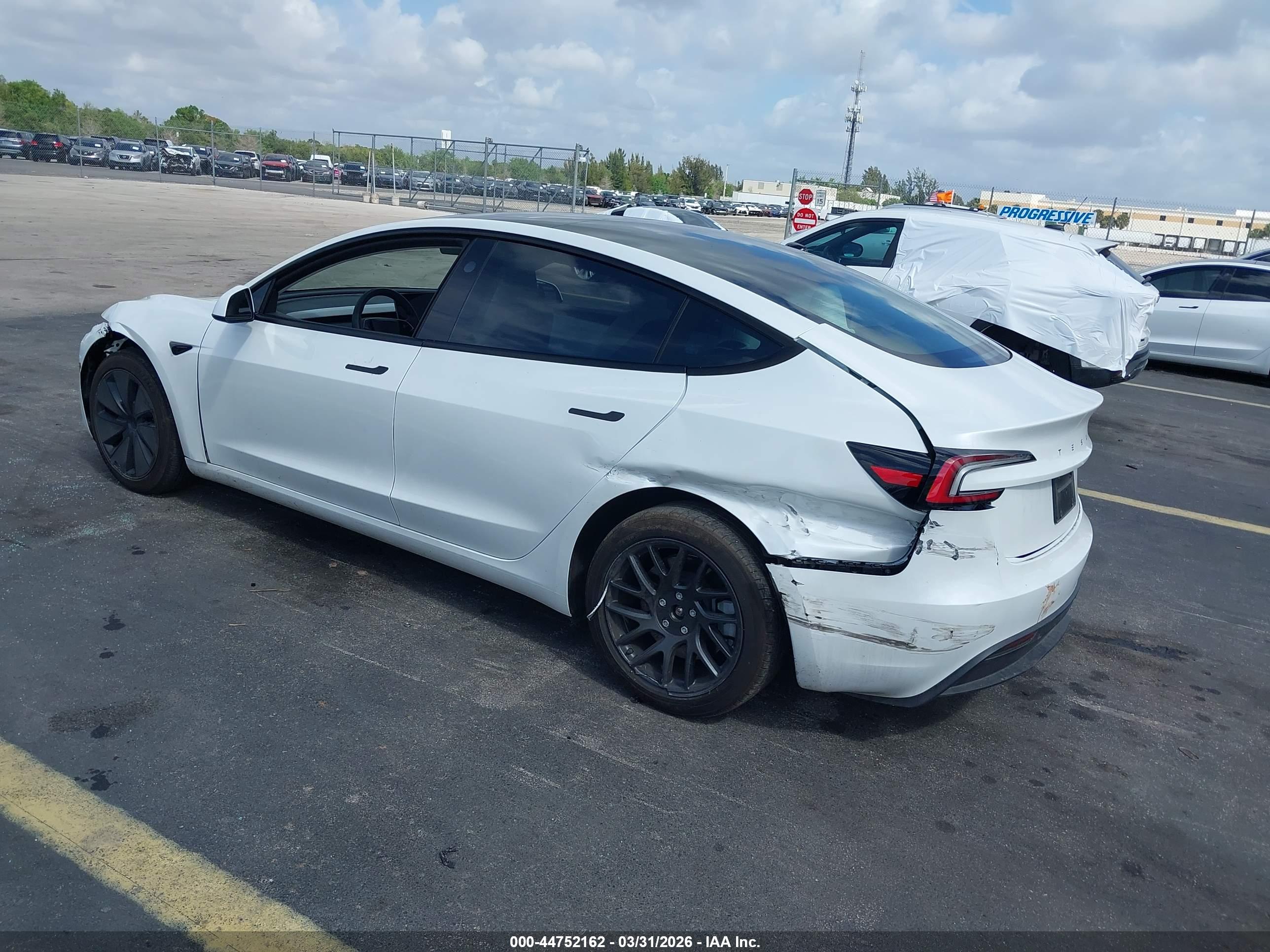 TESLA MODEL image 3