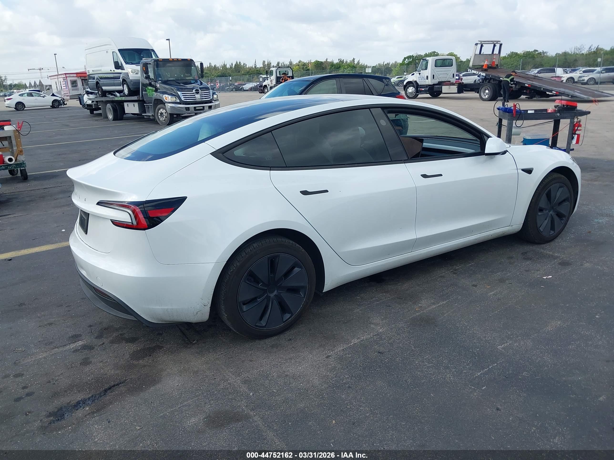 TESLA MODEL image 4