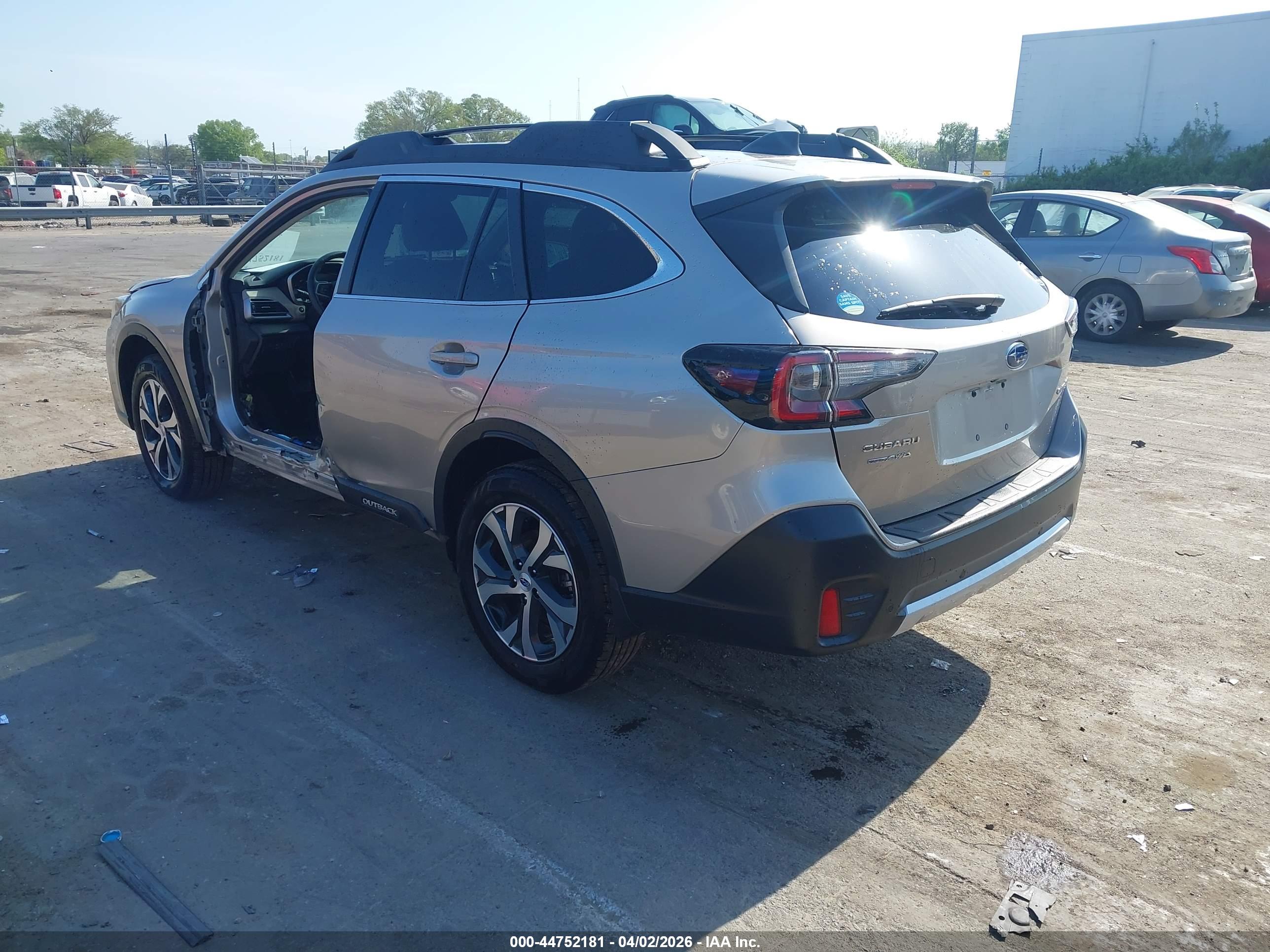 SUBARU OUTBACK image 3