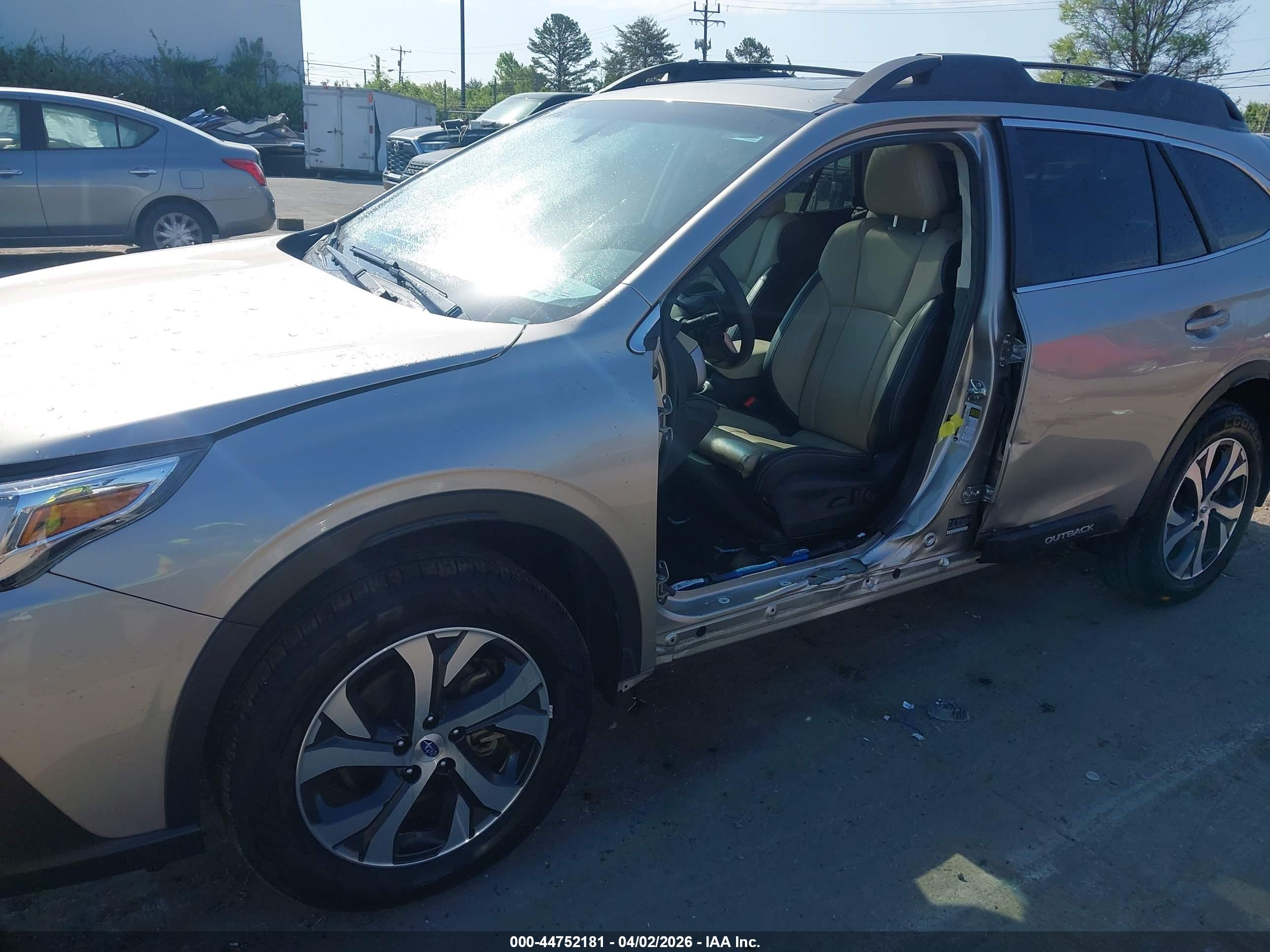 SUBARU OUTBACK image 6