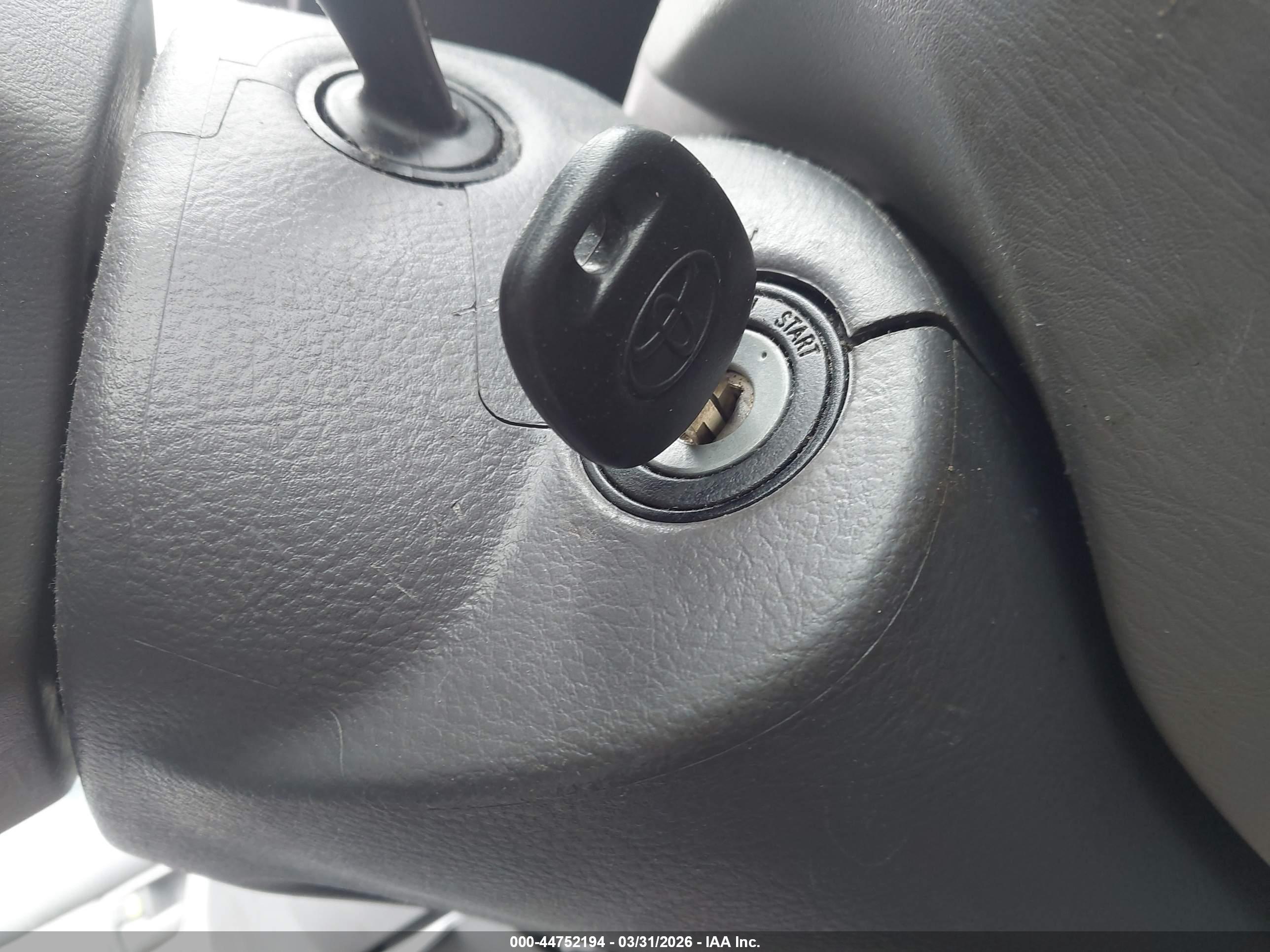 TOYOTA COROLLA image 11