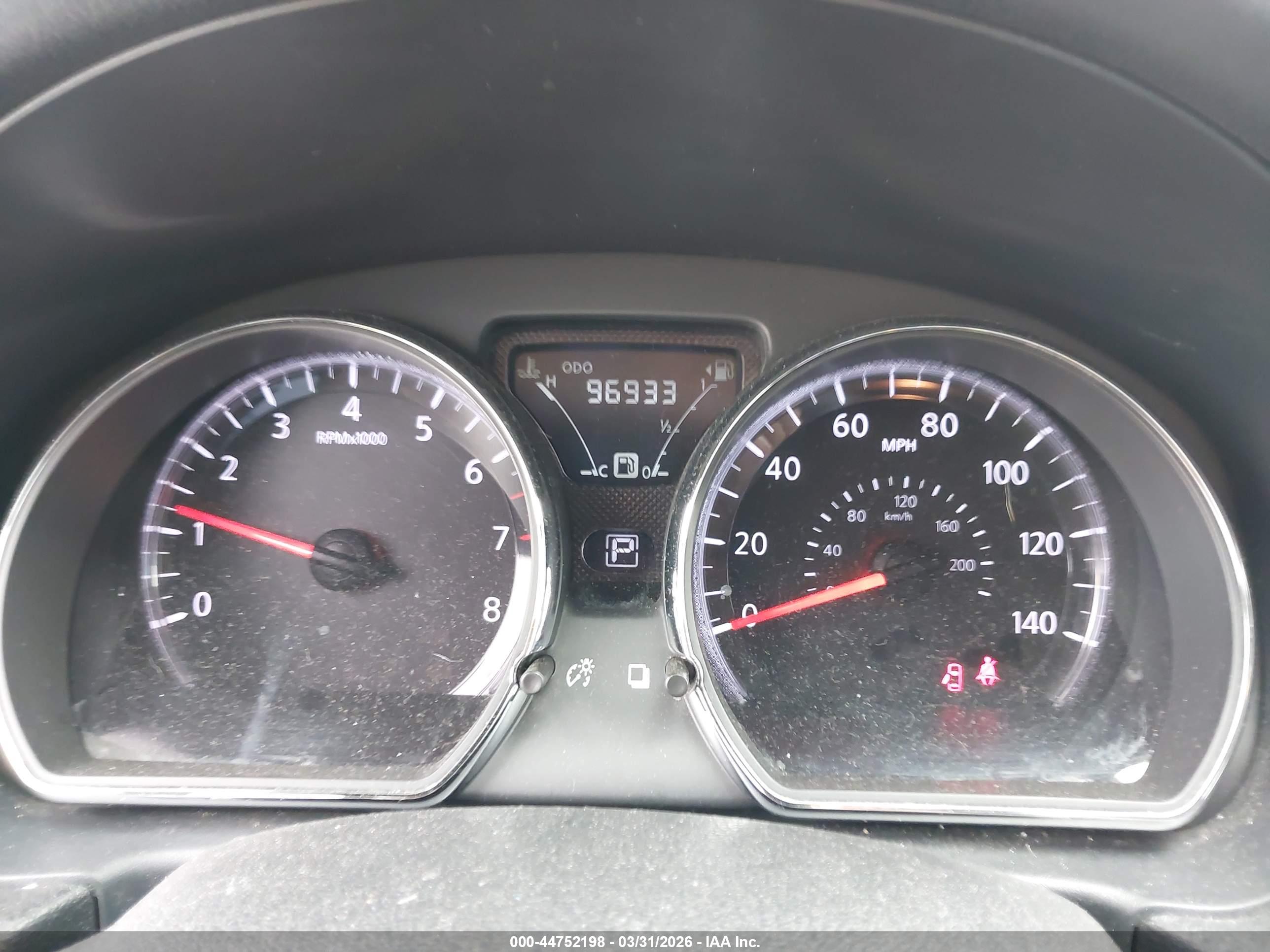 NISSAN VERSA image 7